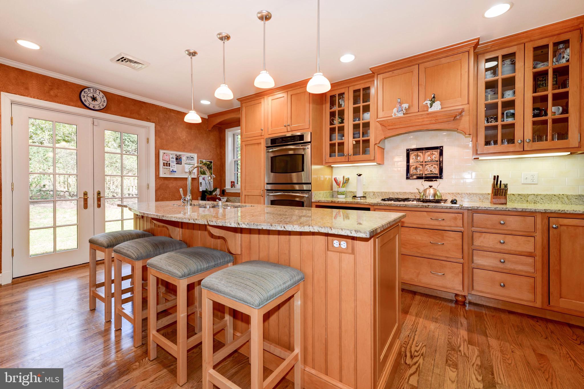 COUNTRY CLUB HILLS - Residential