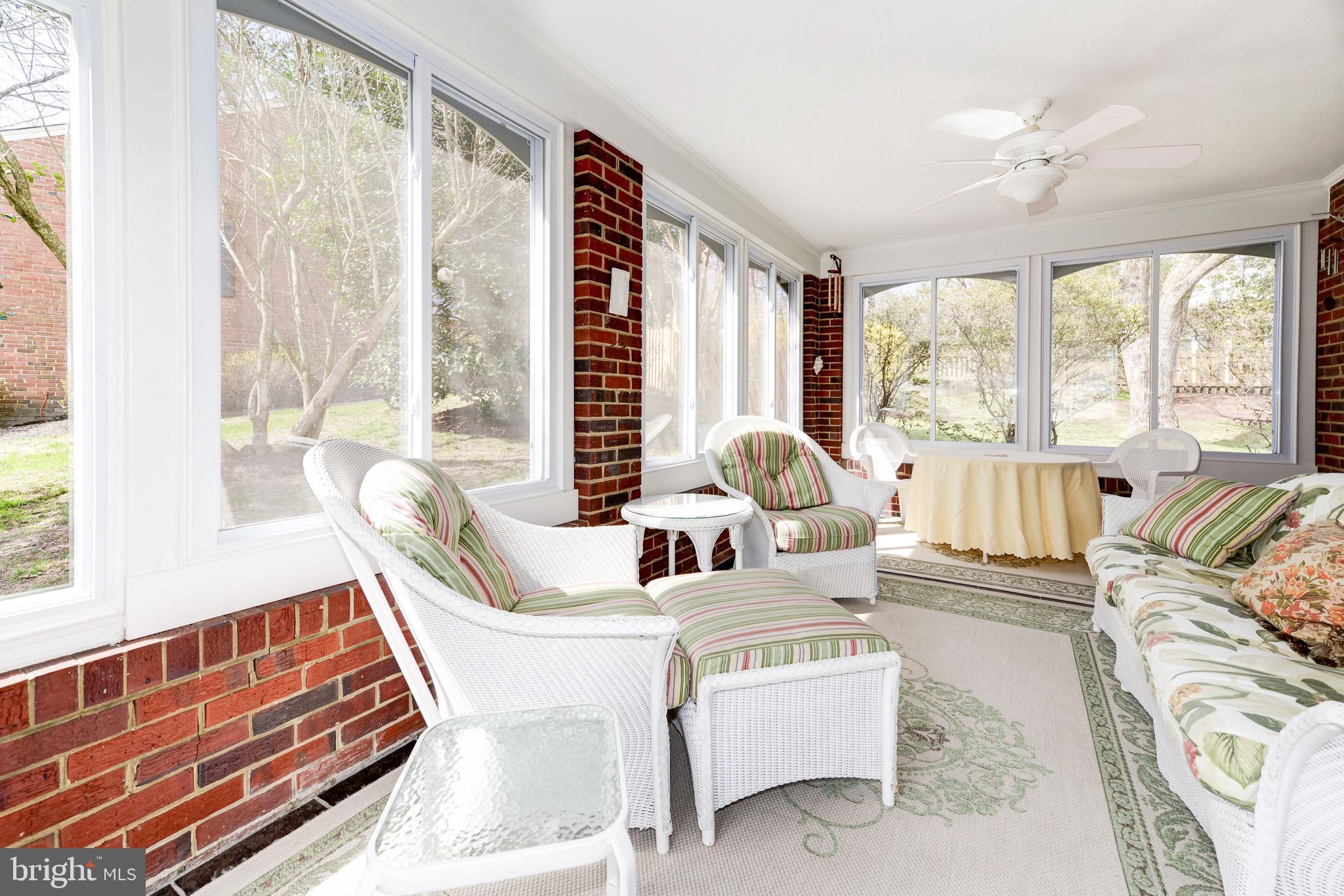 COUNTRY CLUB HILLS - Residential