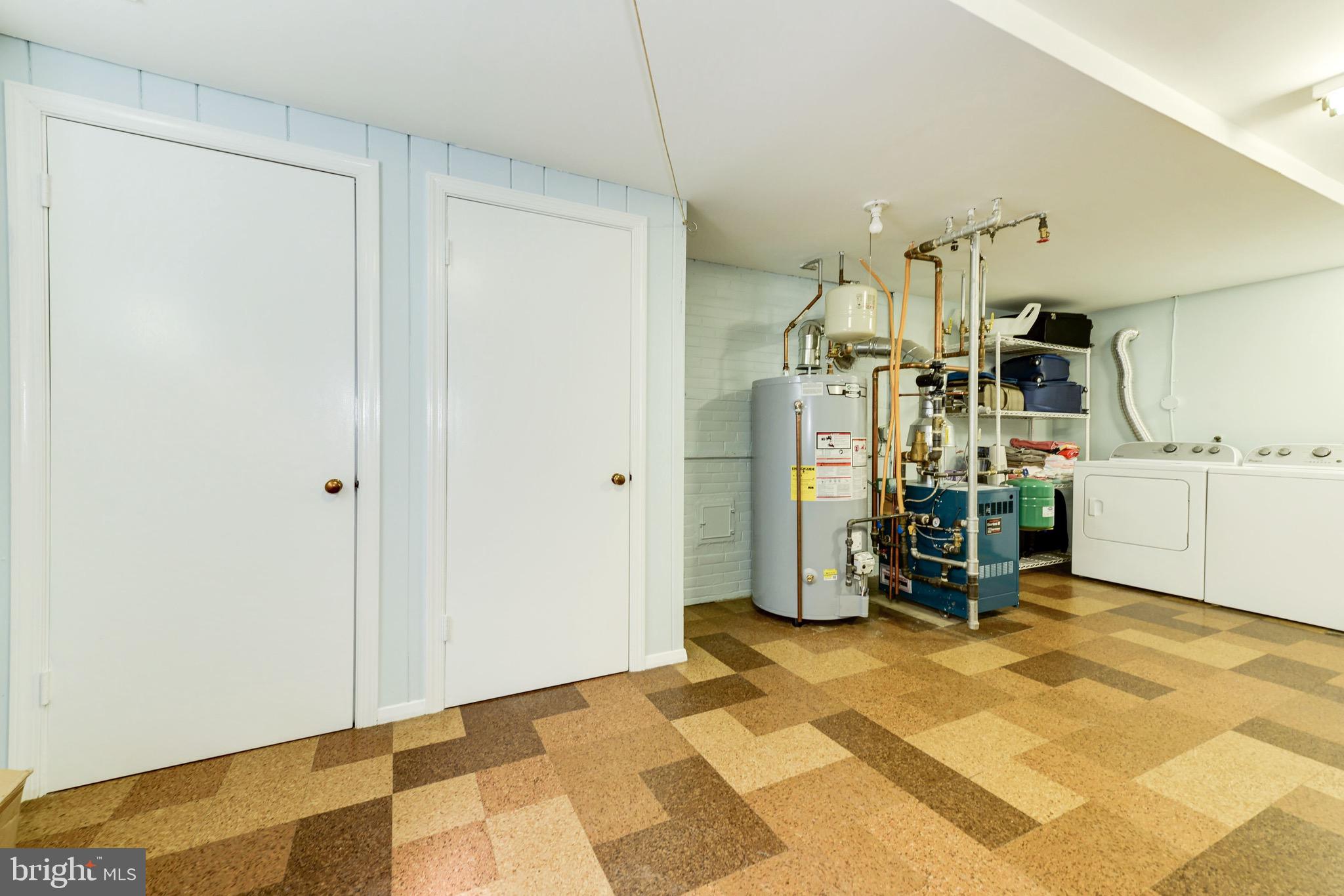 COUNTRY CLUB HILLS - Residential