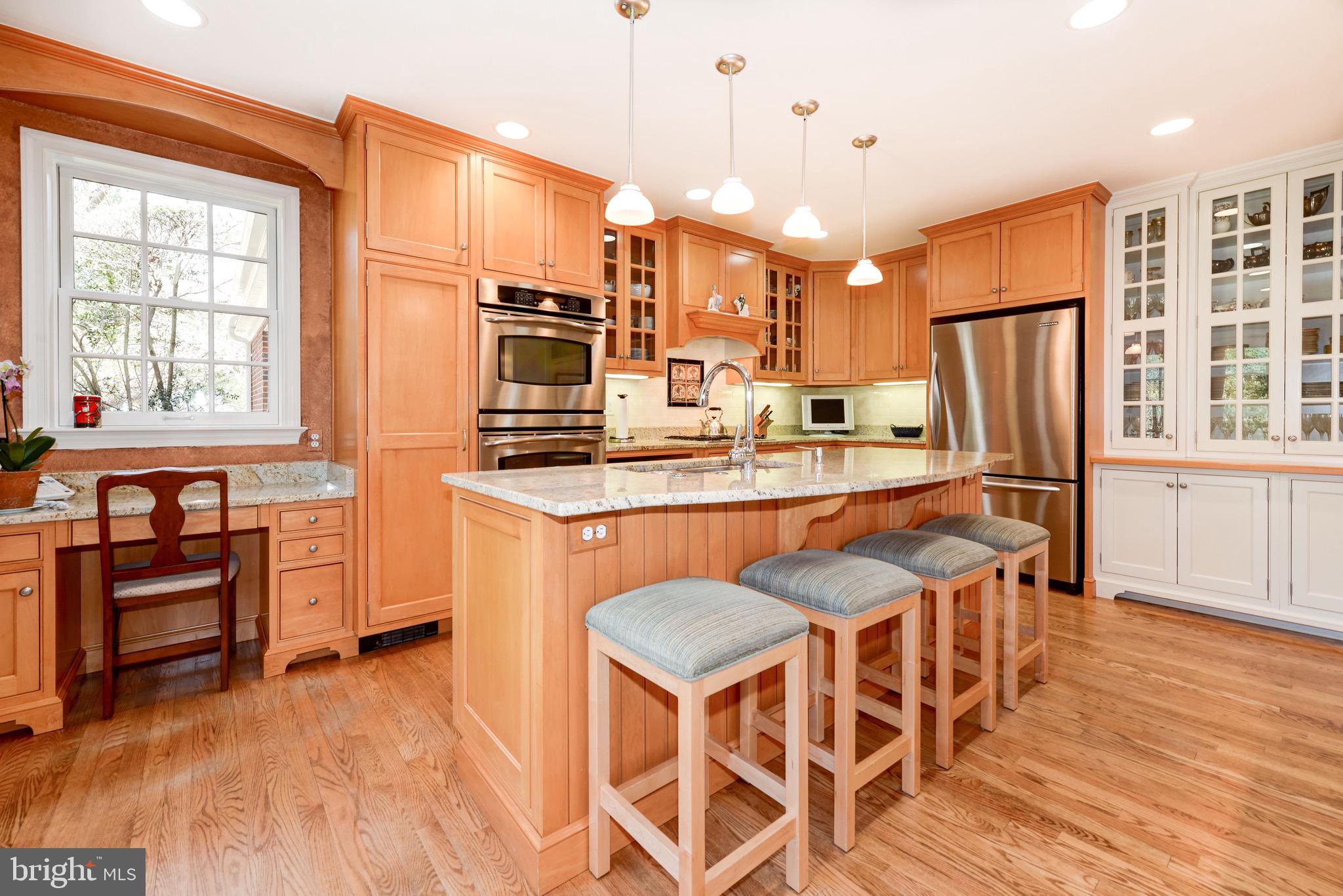 COUNTRY CLUB HILLS - Residential