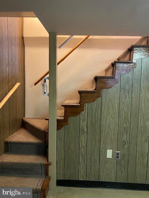 RIVERDALE - Residential