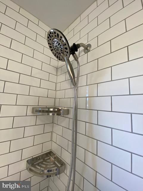 RIVERDALE - Residential