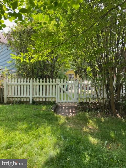 RIVERDALE - Residential