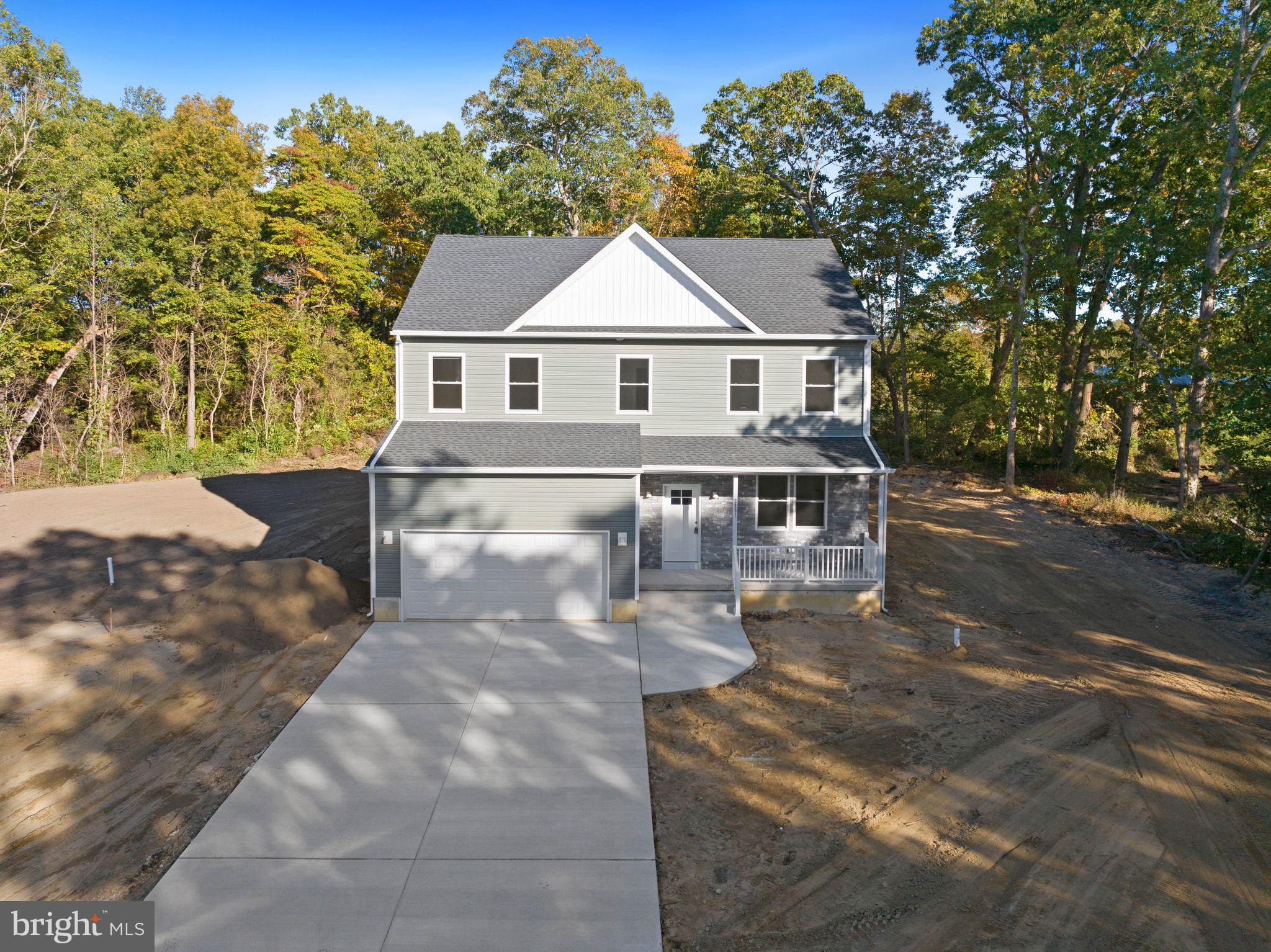 2851 NICOLETTE COURT