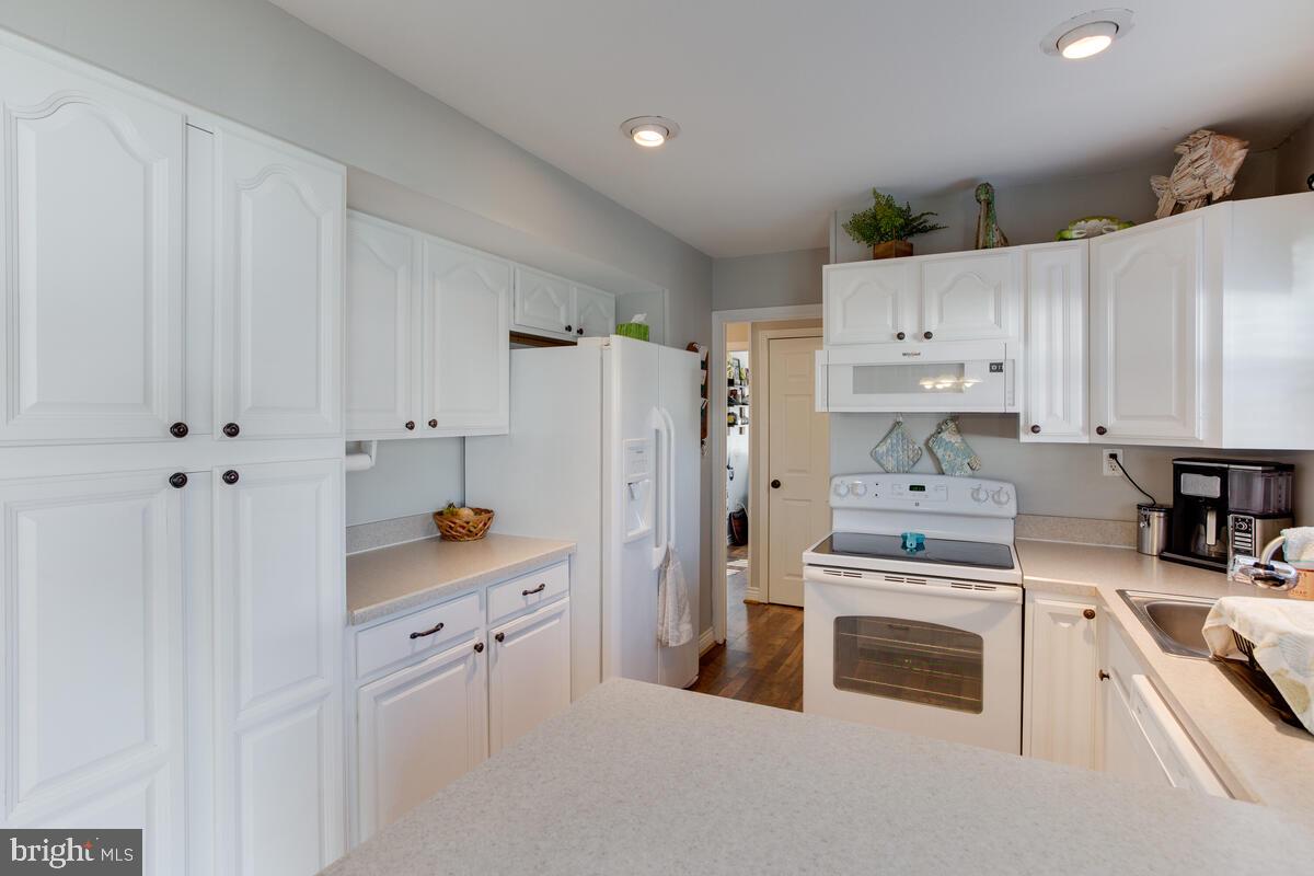 SOMERSET AT BELAIR - Residential