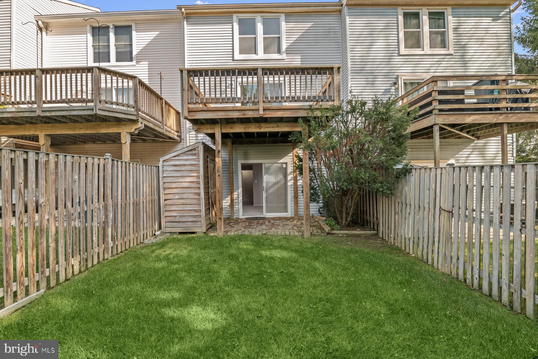 LEISHEAR VILLAGE - Residential