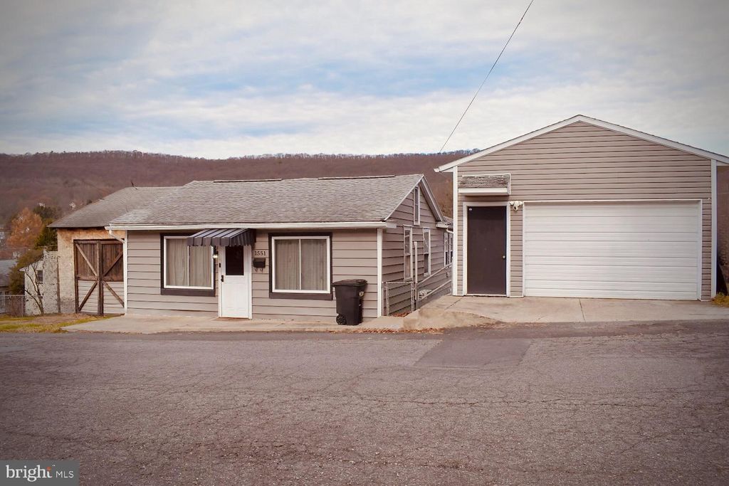Photo of 1551 Holly Street W, COAL TOWNSHIP, PA 17866 (MLS # PANU2002826)