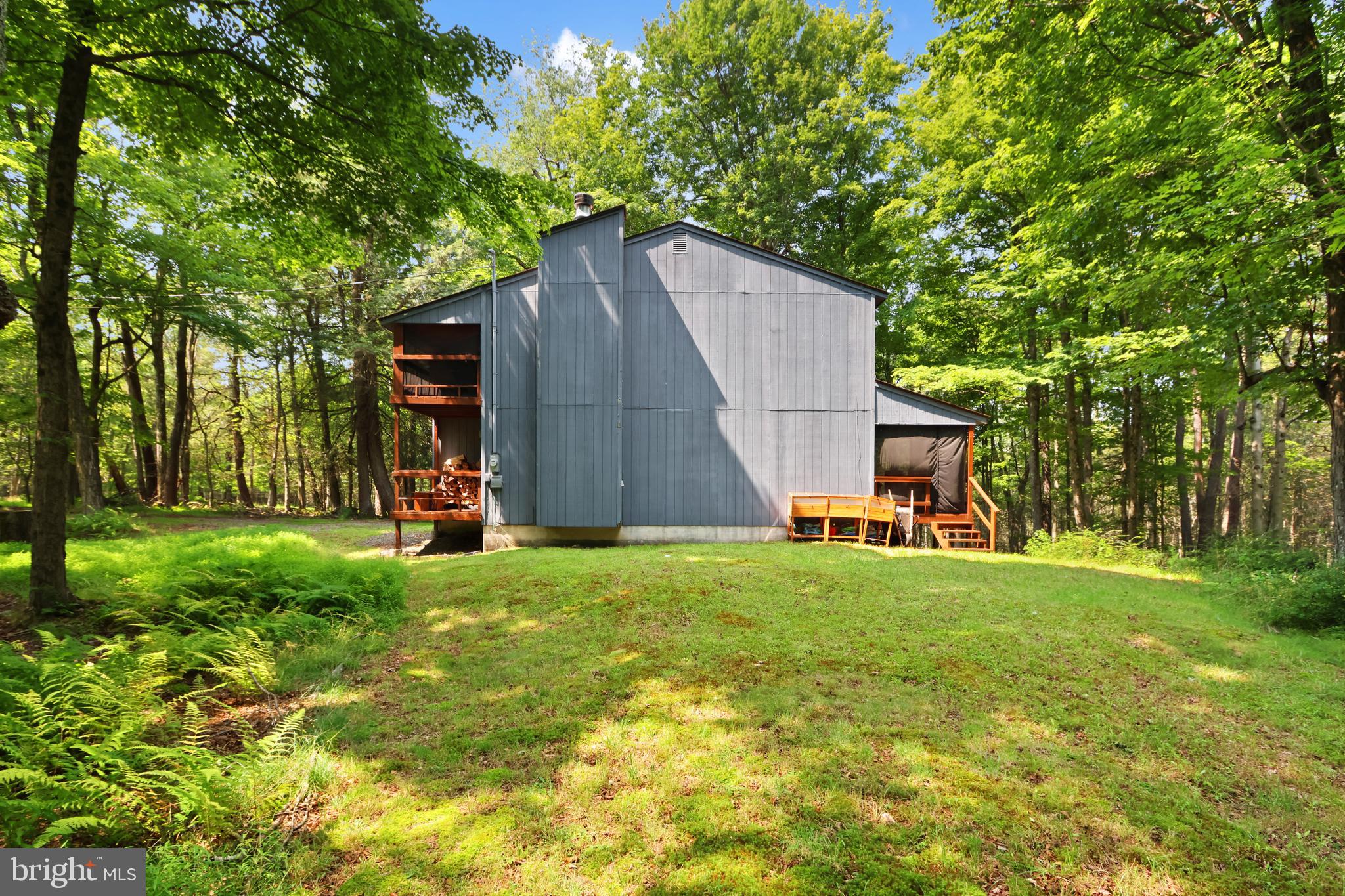 1022 HILLTOP DRIVE