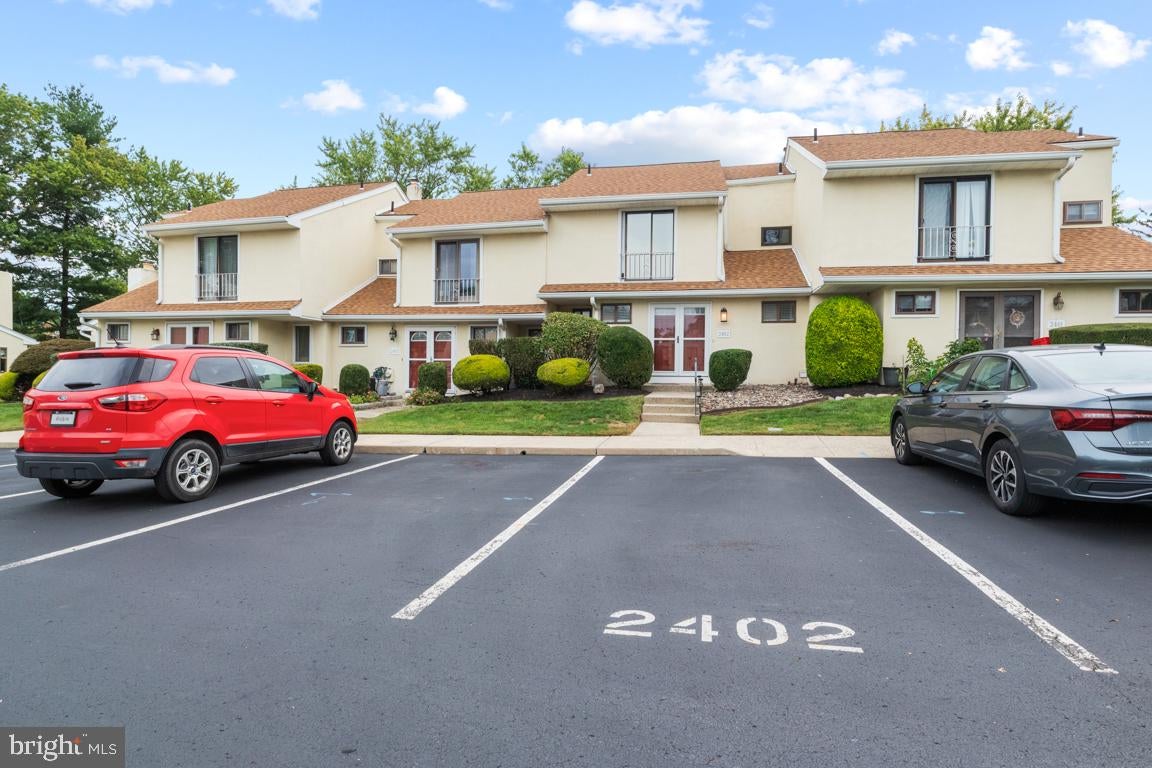 2402 ELM CIRCLE