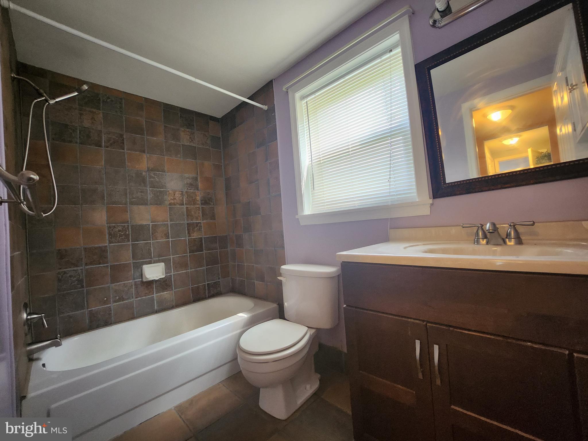 HERITAGE ESTATES - Residential Lease