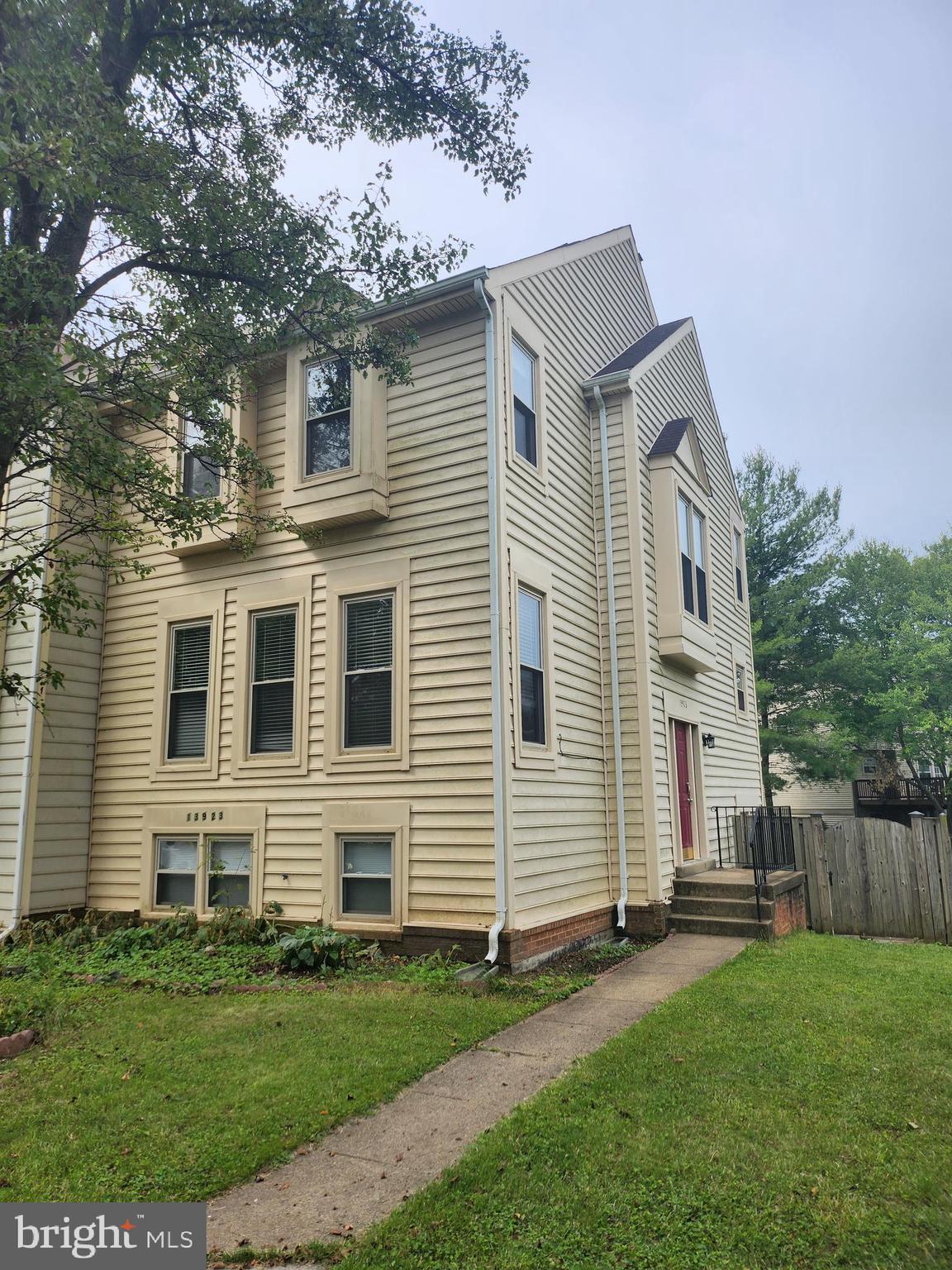 HERITAGE ESTATES - Residential Lease