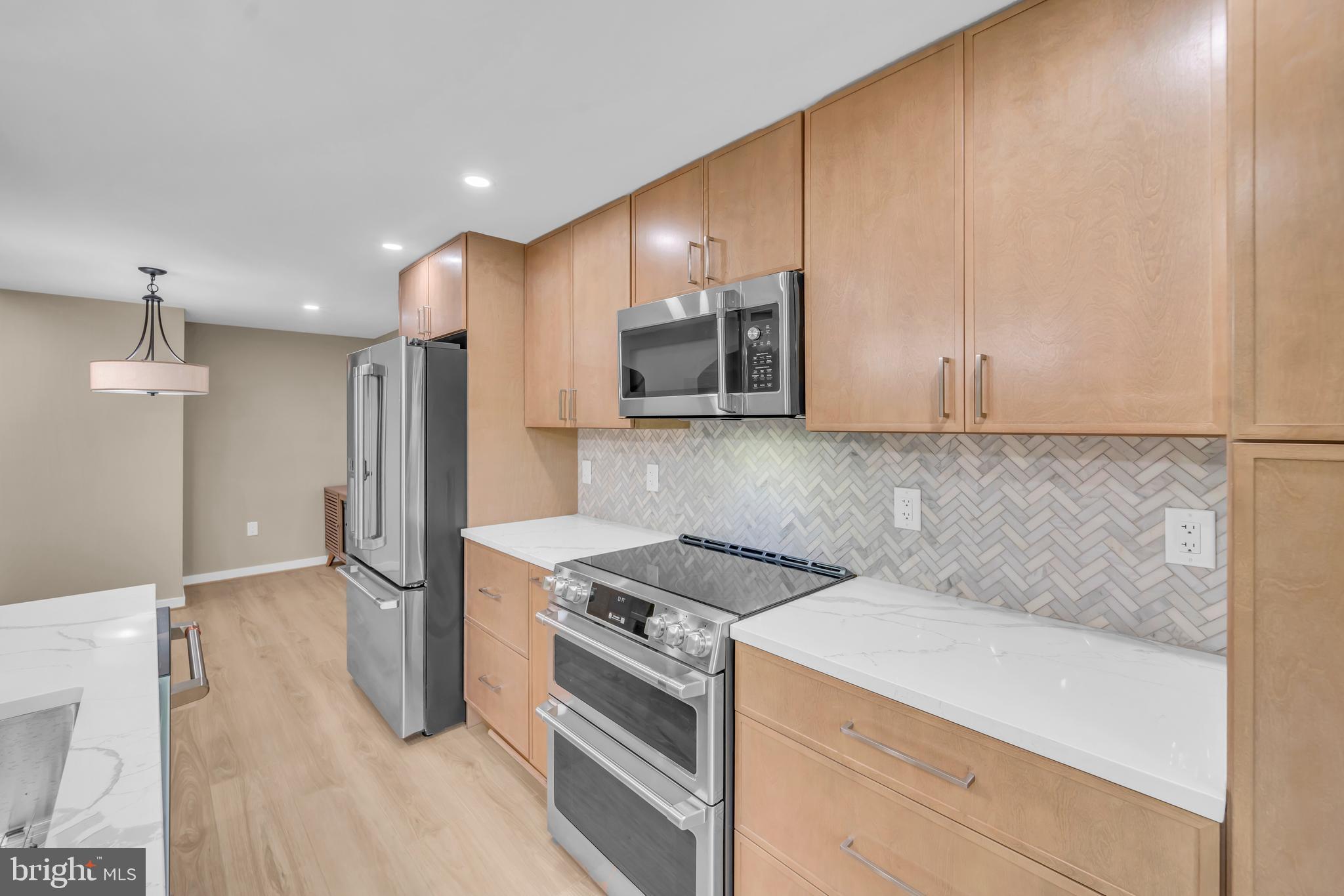 RESTON - Residential