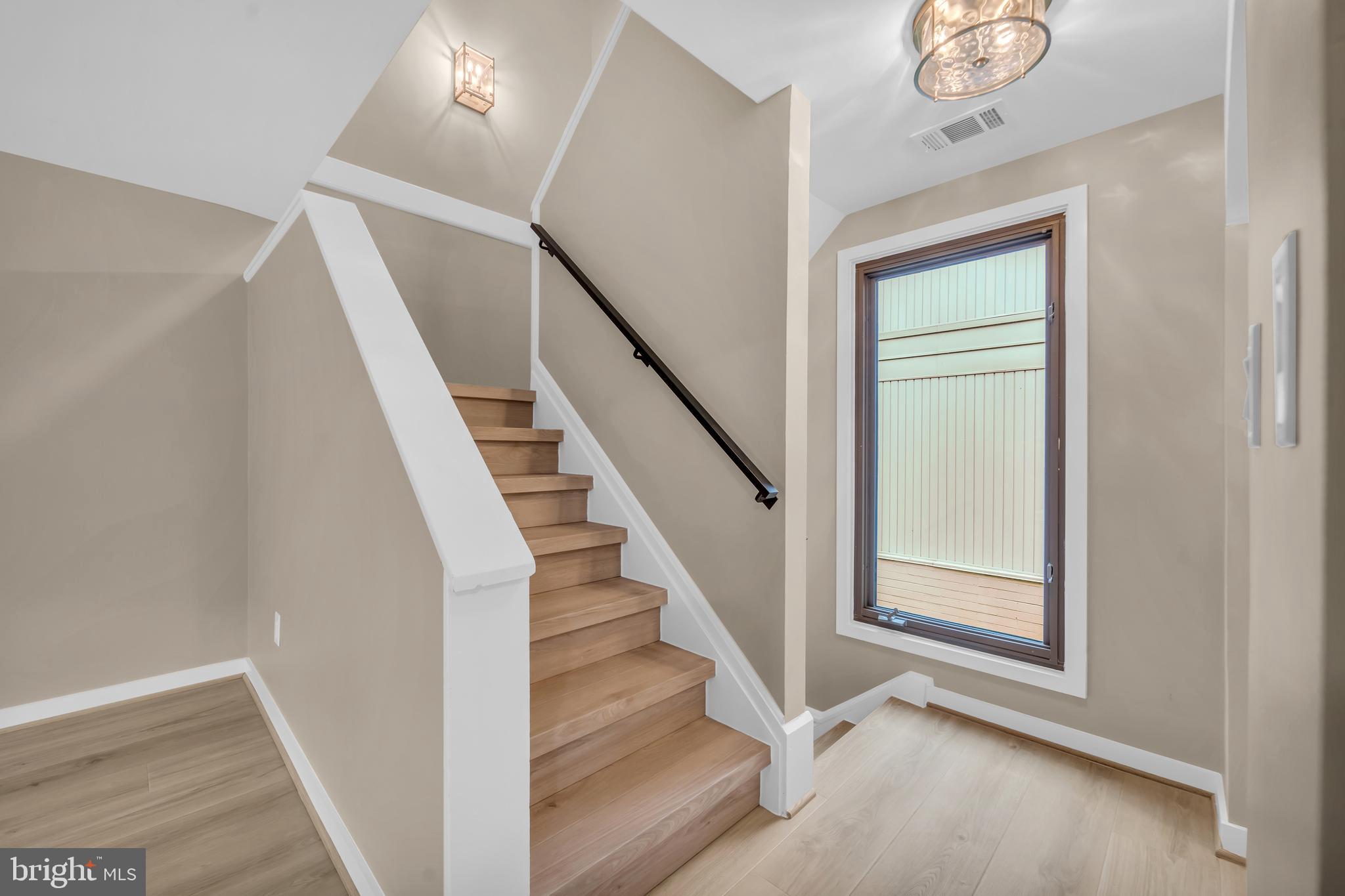 RESTON - Residential