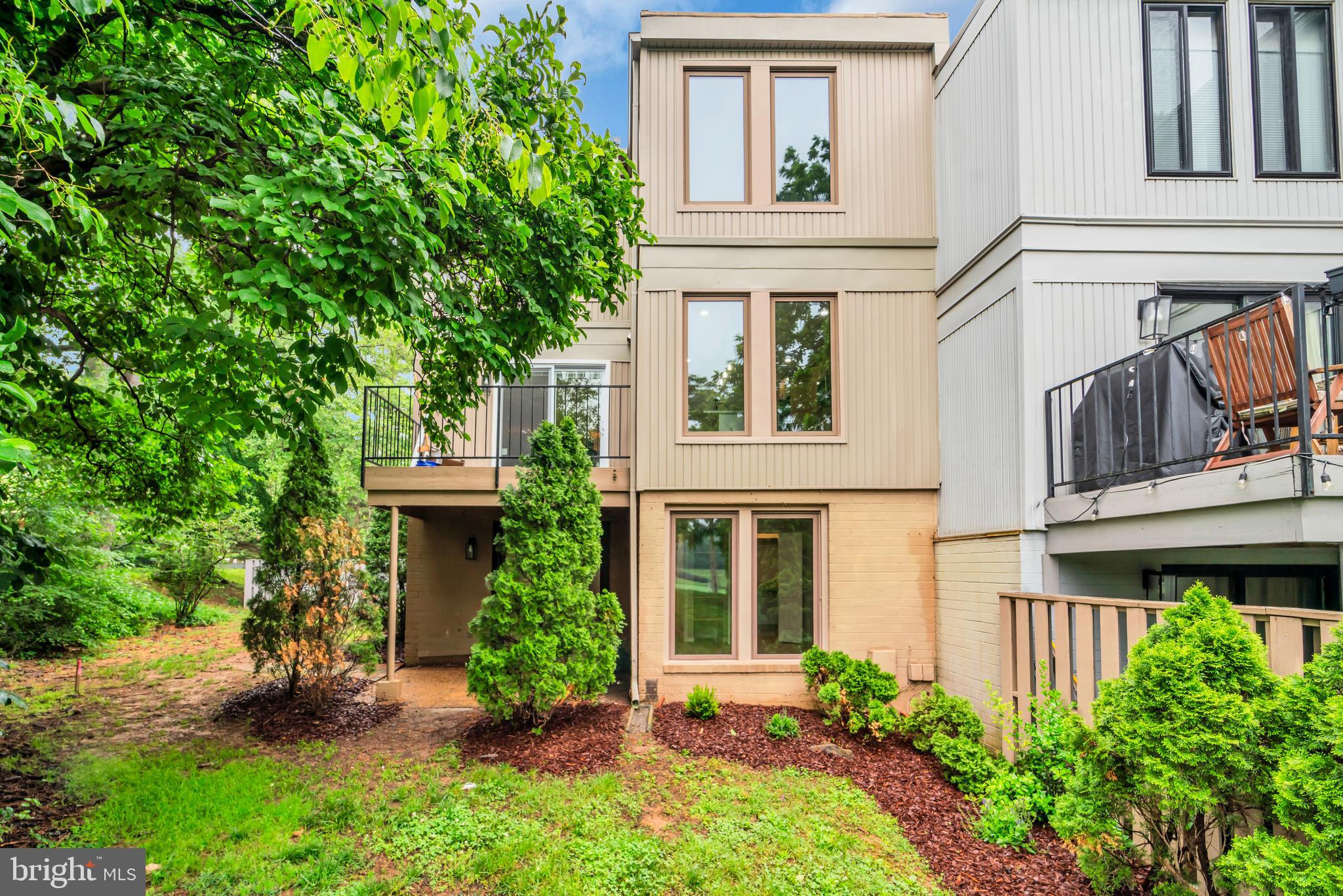 RESTON - Residential