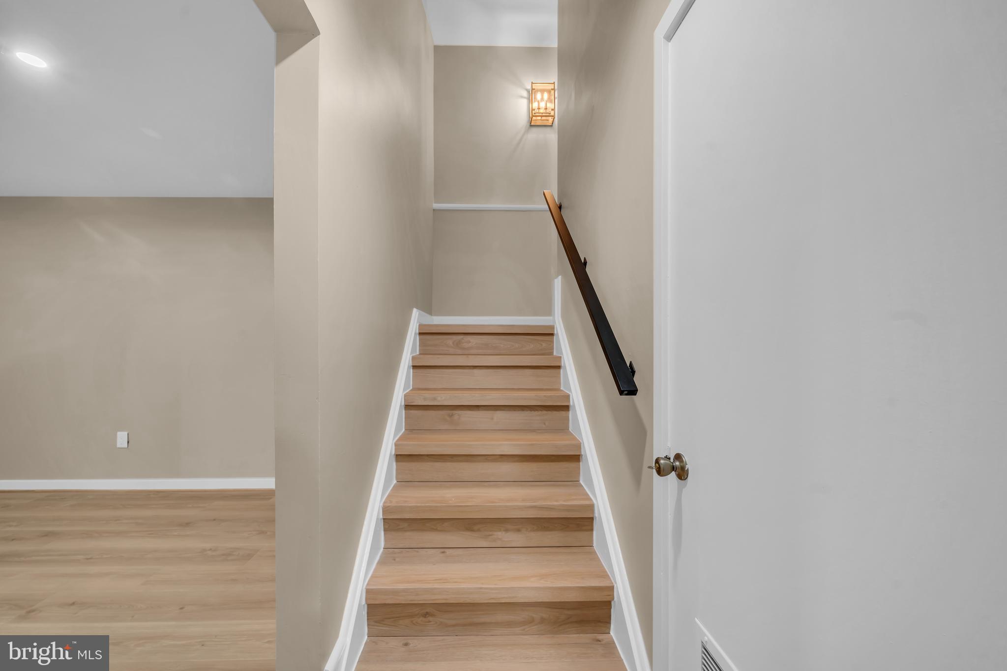 RESTON - Residential