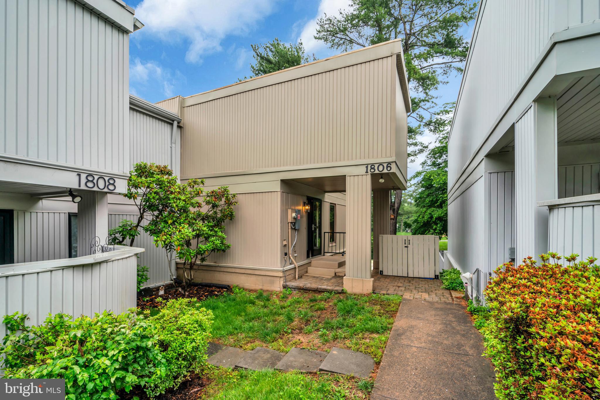 RESTON - Residential