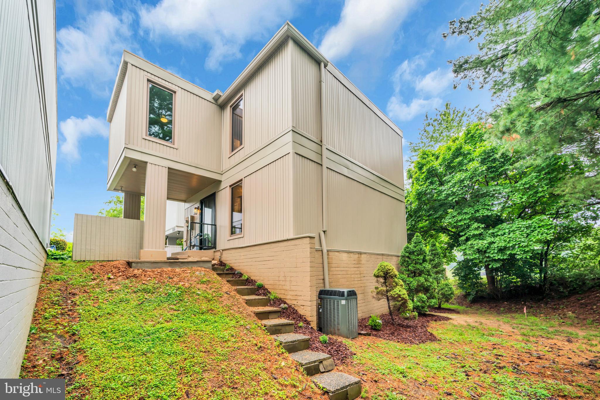 RESTON - Residential