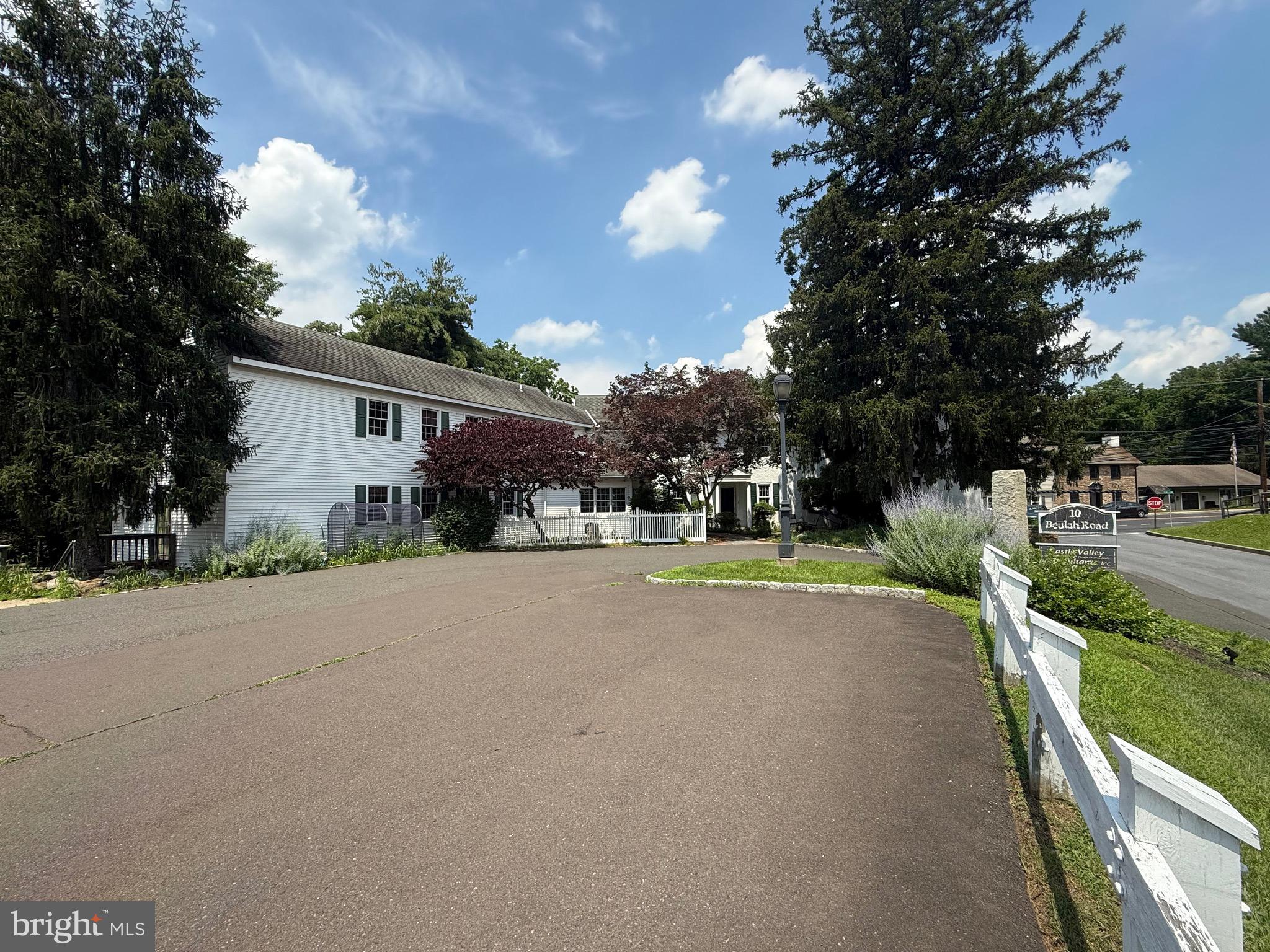 10 BEULAH ROAD