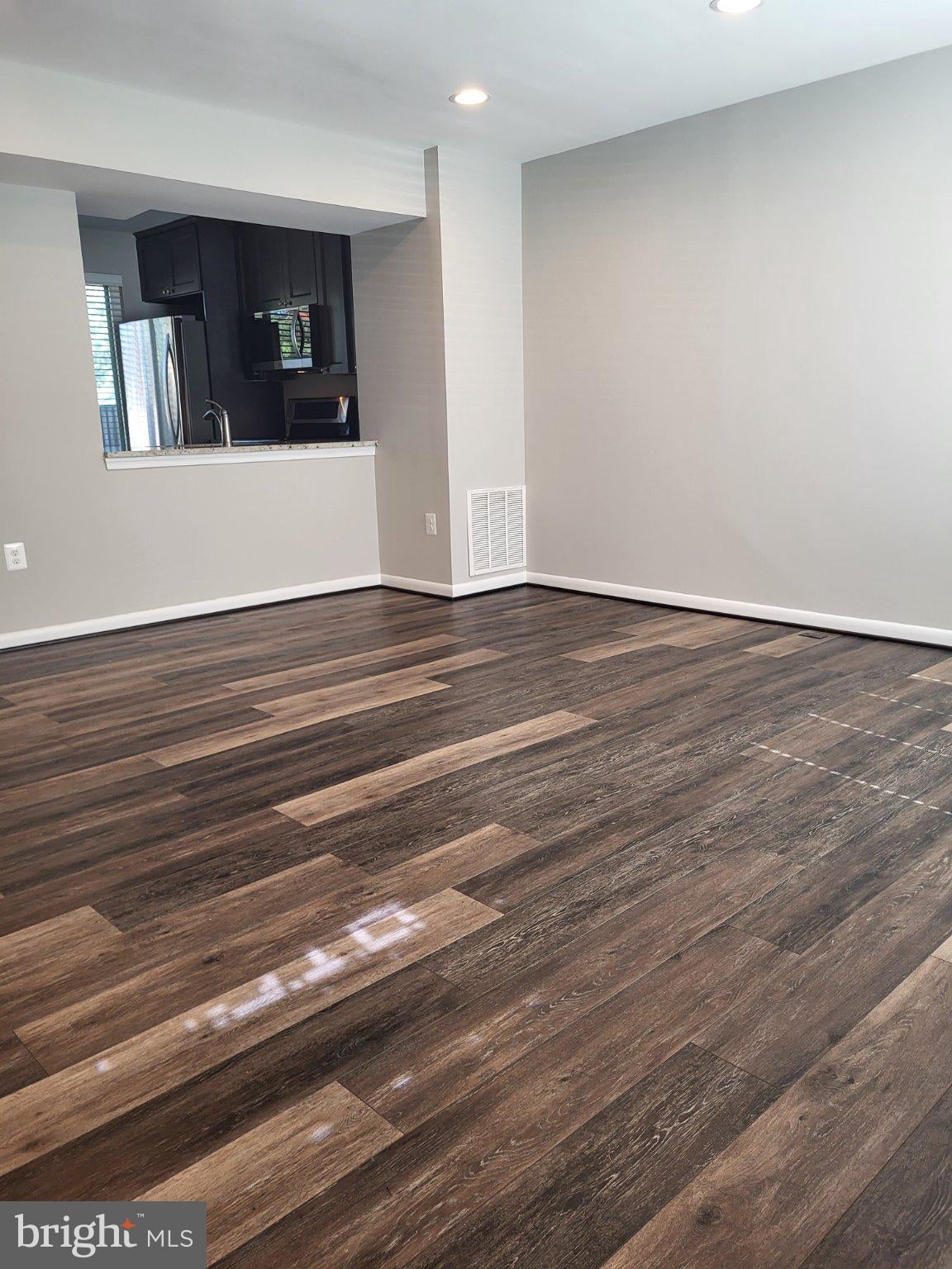 26 SUGARLAND SQUARE COURT