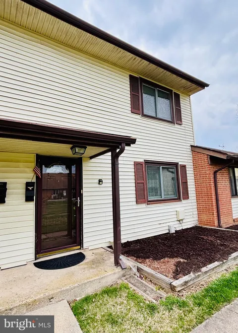 8421 Eureka Court Unit 119, Alexandria, VA MLS: VAFX2236724