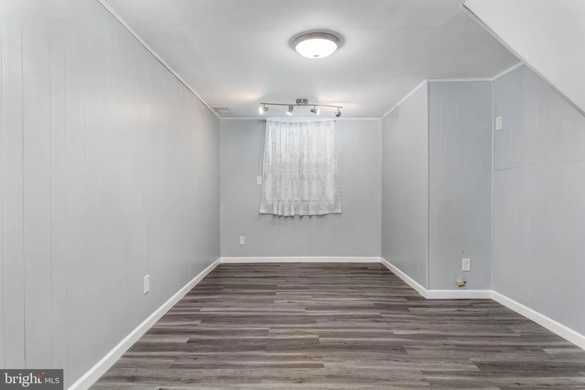 Newtown Square, Pennsylvania 19073, United States, 3 Bedrooms Bedrooms, ,2 BathroomsBathrooms,Residential,Active,221786