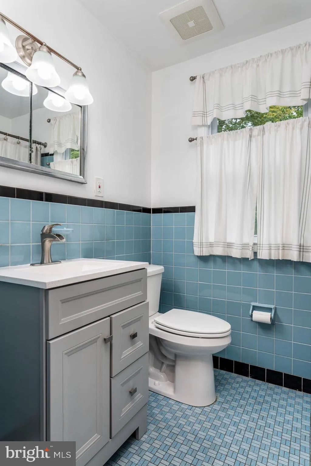 Newtown Square, Pennsylvania 19073, United States, 3 Bedrooms Bedrooms, ,2 BathroomsBathrooms,Residential,Active,221786