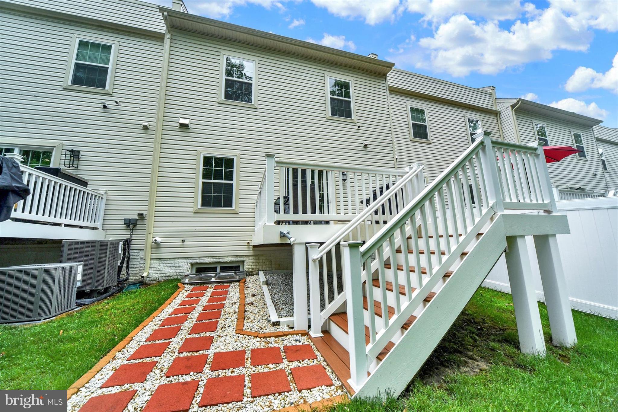 CREEKSTONE VILLAGE - Residential