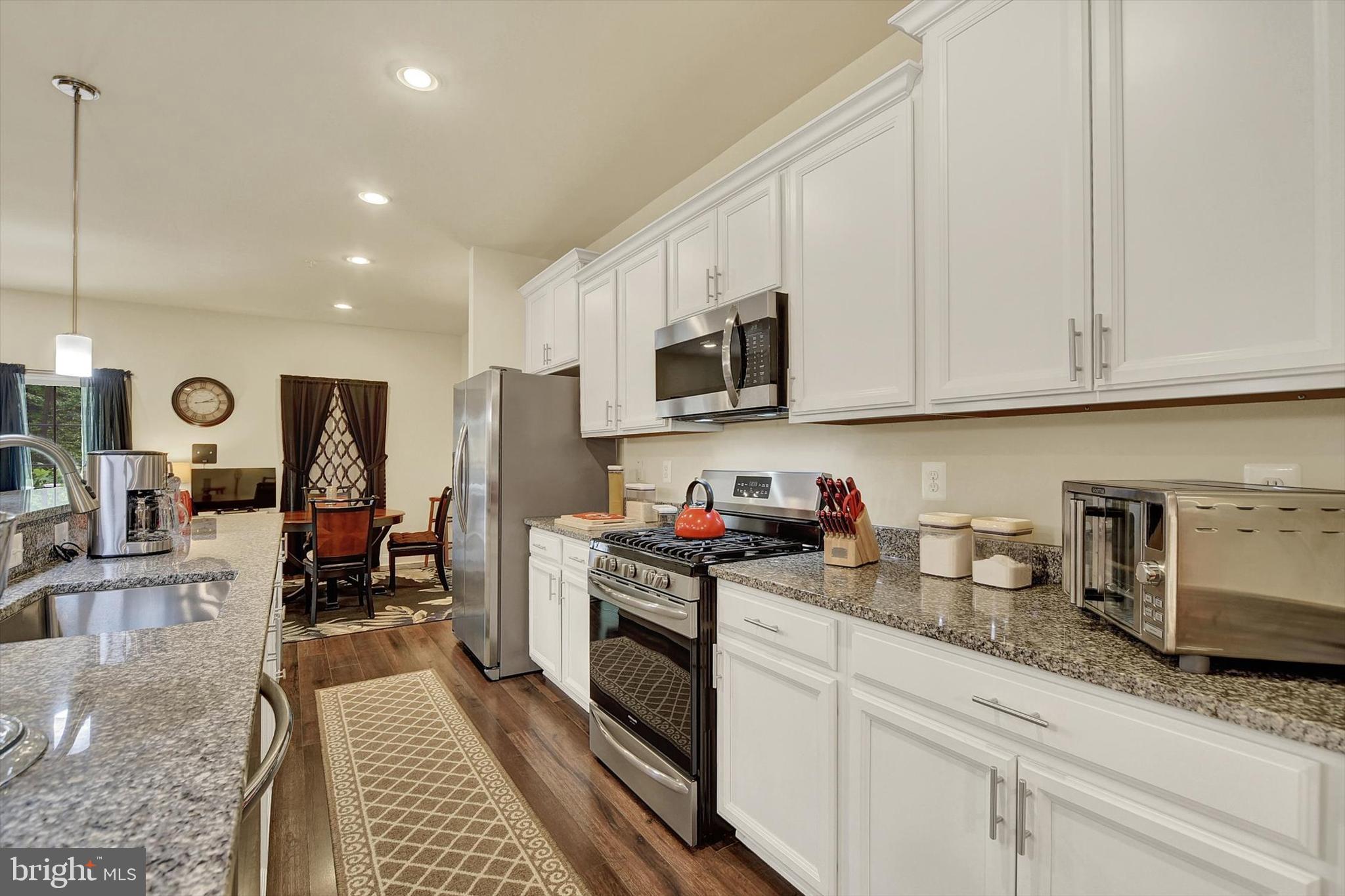 CREEKSTONE VILLAGE - Residential