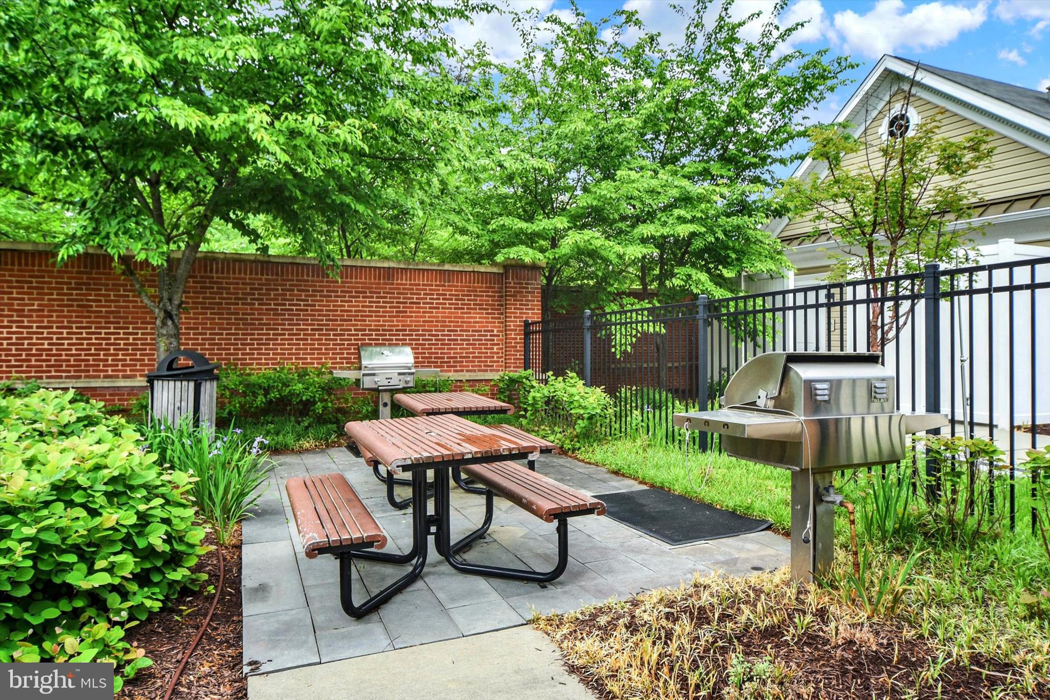 CREEKSTONE VILLAGE - Residential