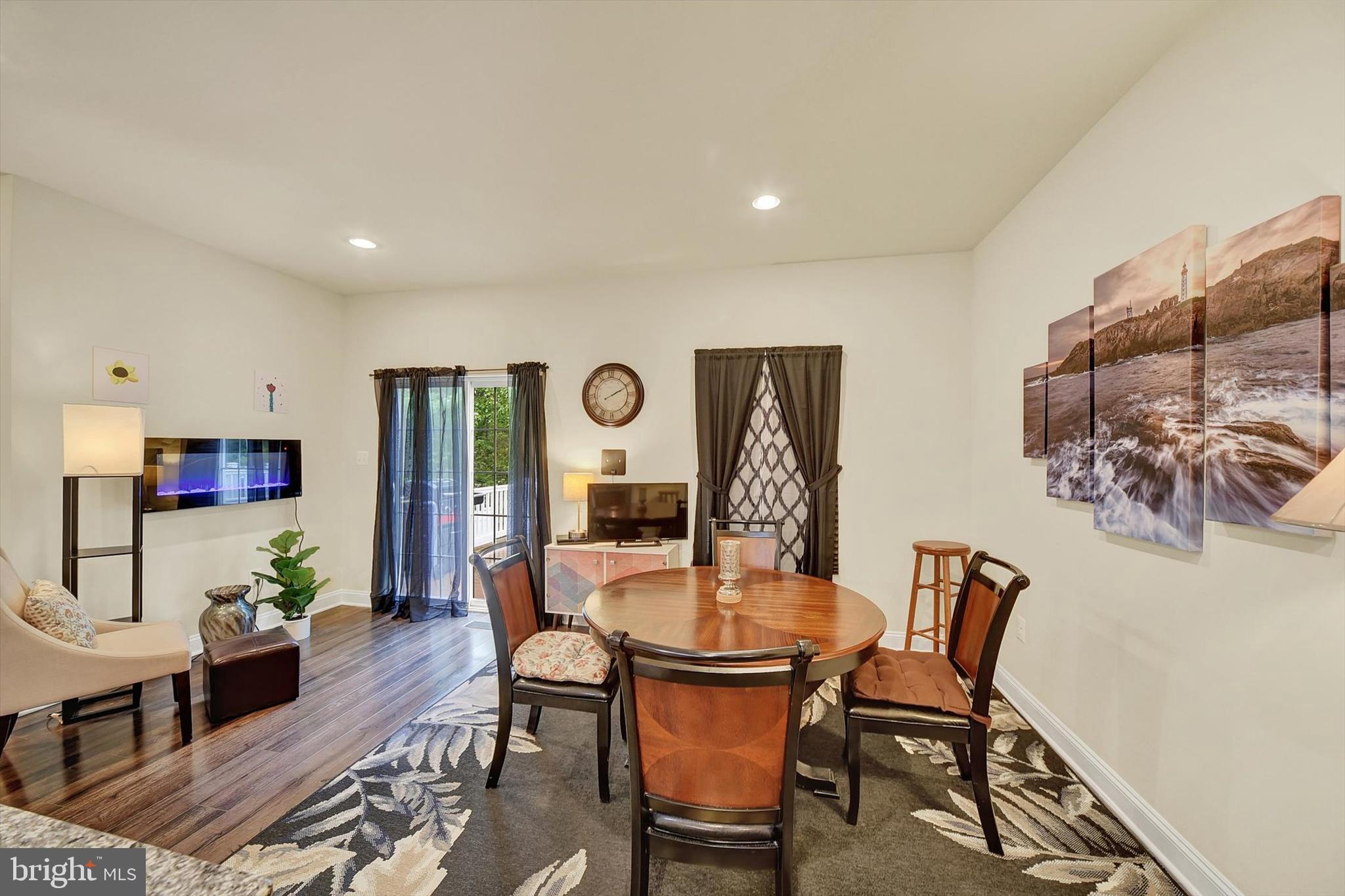 CREEKSTONE VILLAGE - Residential