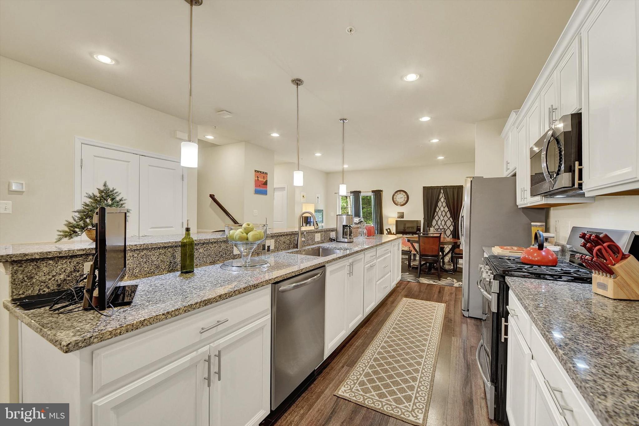 CREEKSTONE VILLAGE - Residential