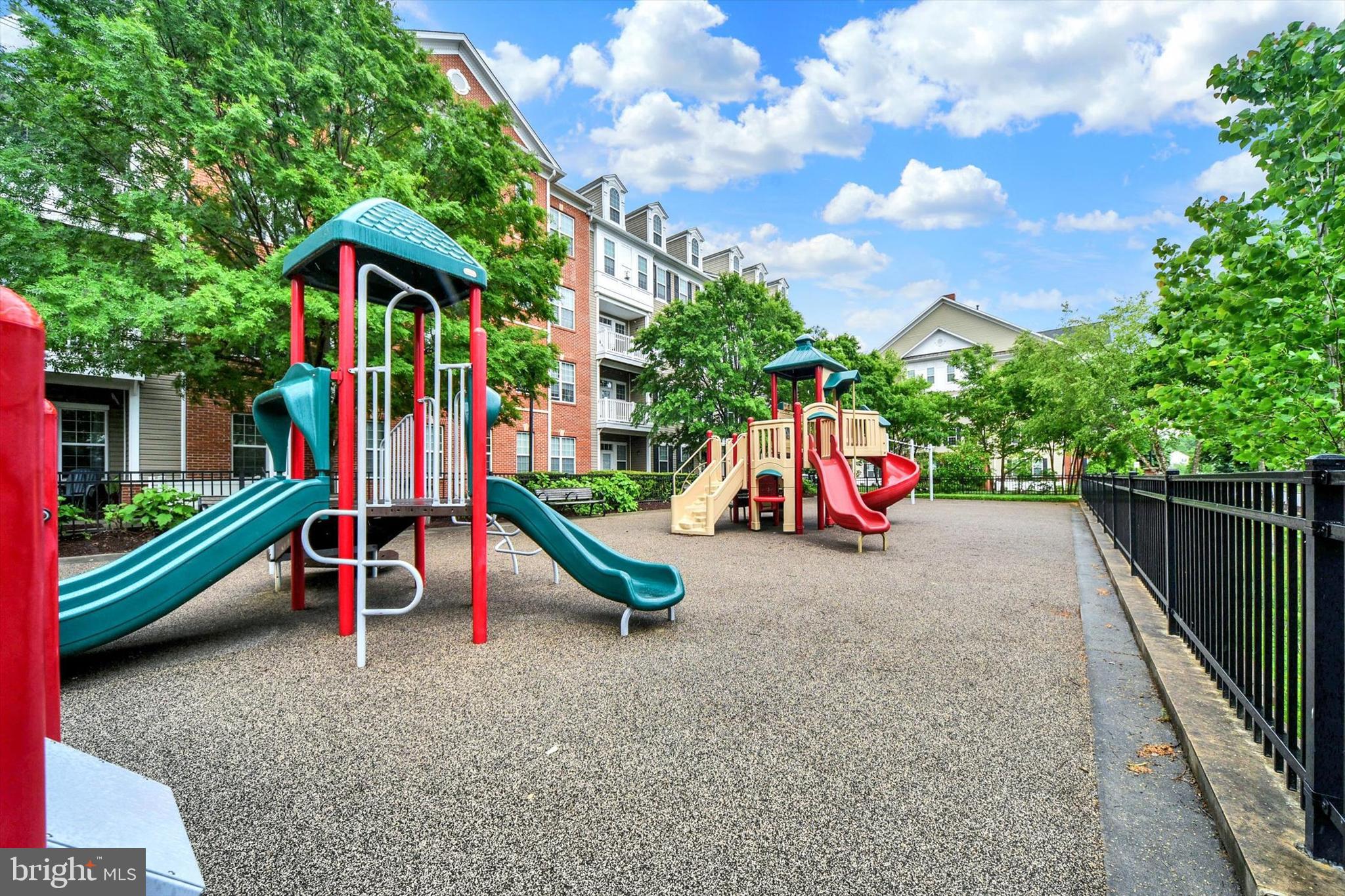 CREEKSTONE VILLAGE - Residential