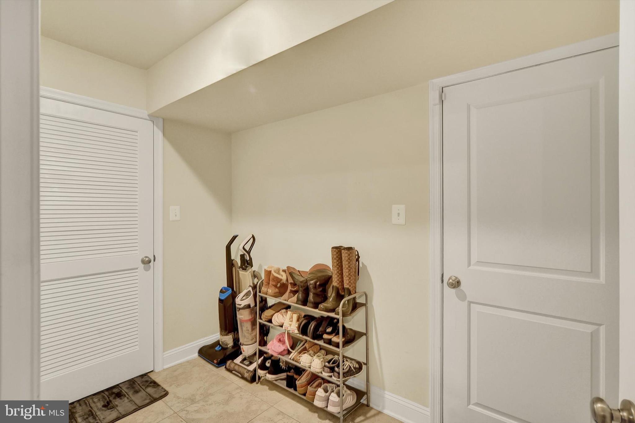 CREEKSTONE VILLAGE - Residential