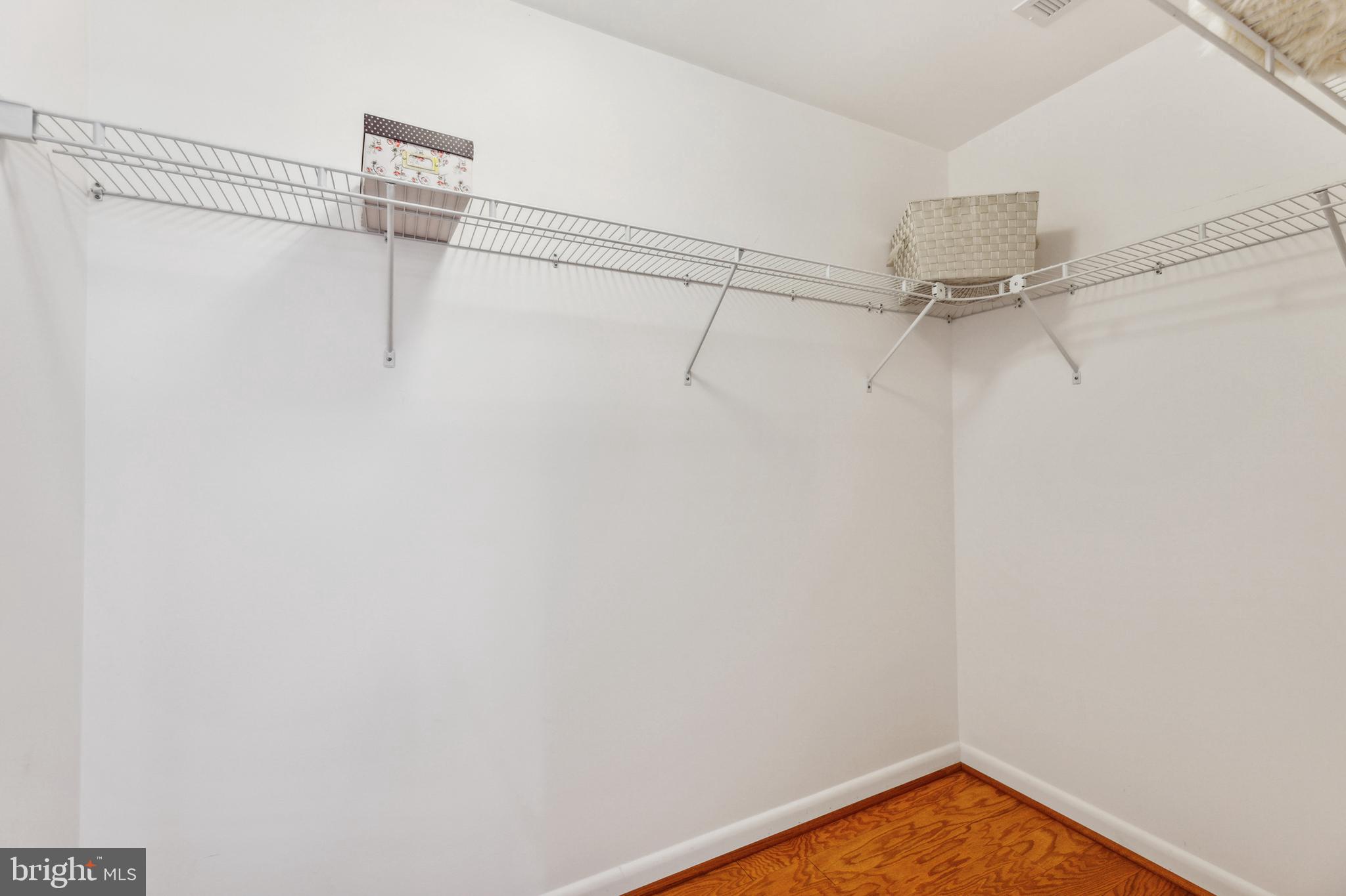 HOLMES RUN PARK - Residential Lease