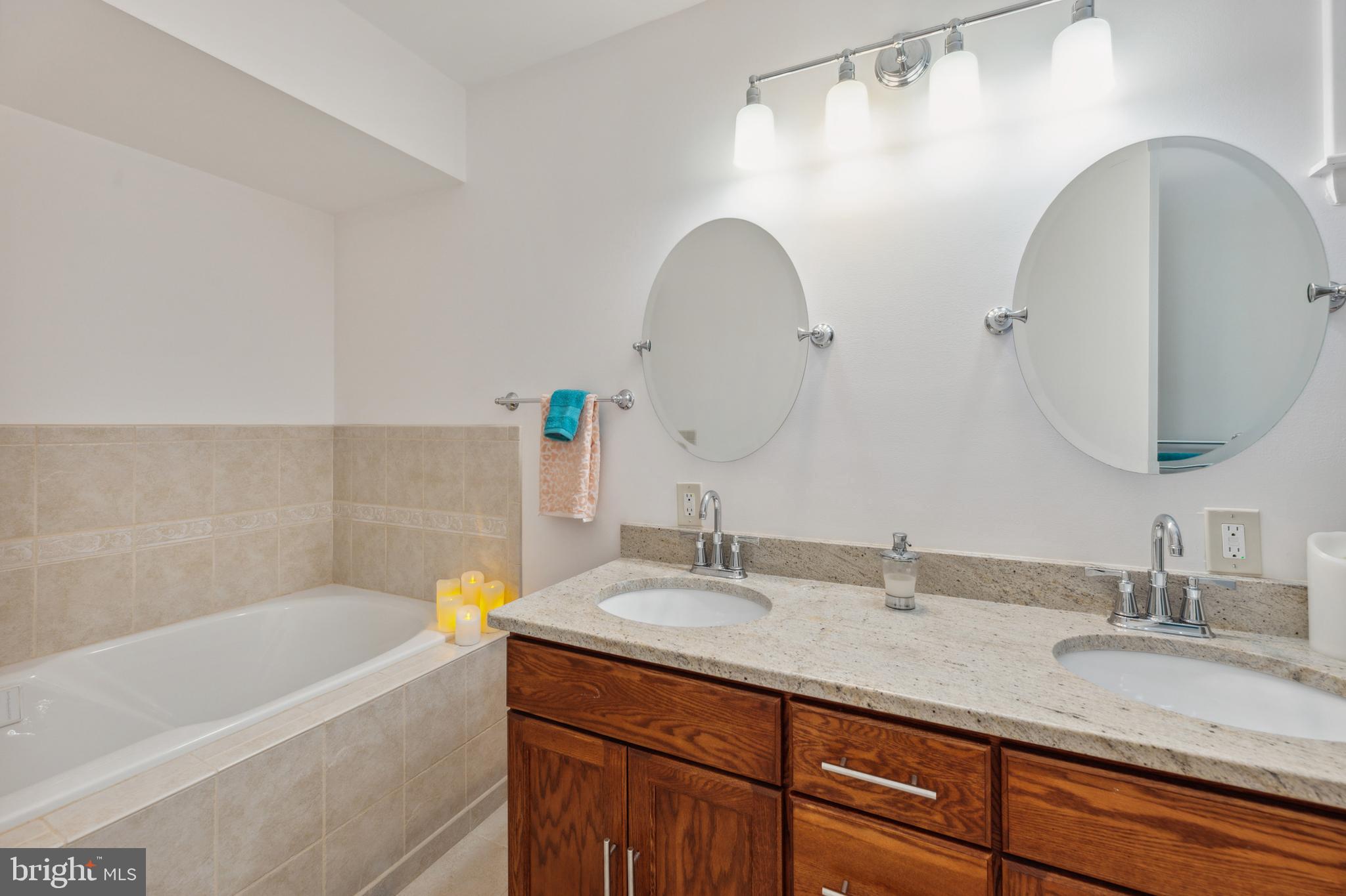 HOLMES RUN PARK - Residential Lease