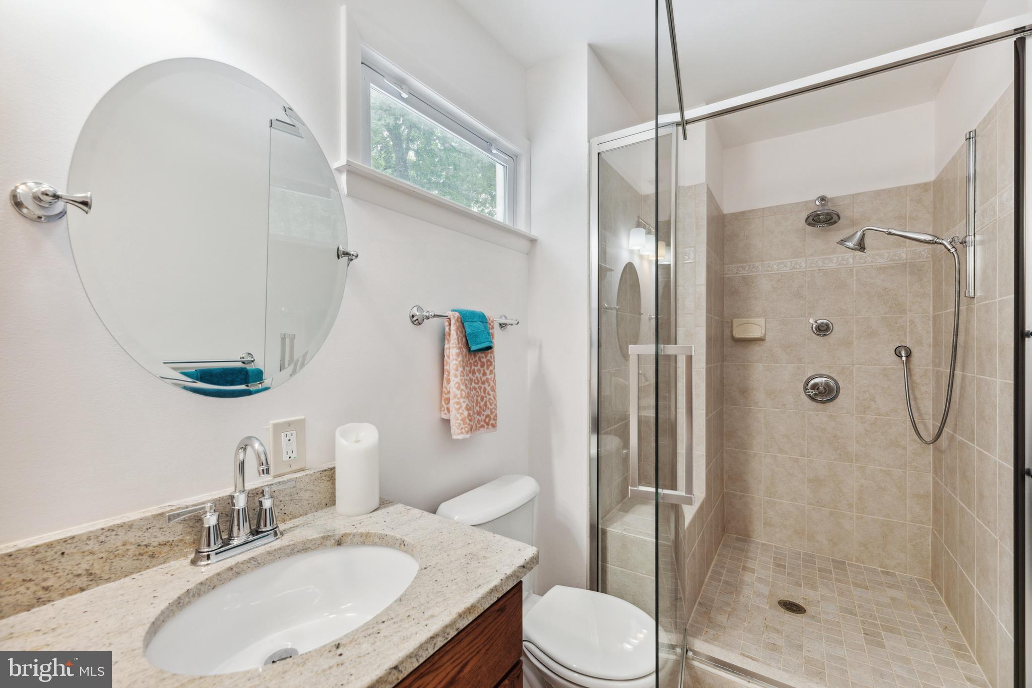 HOLMES RUN PARK - Residential Lease