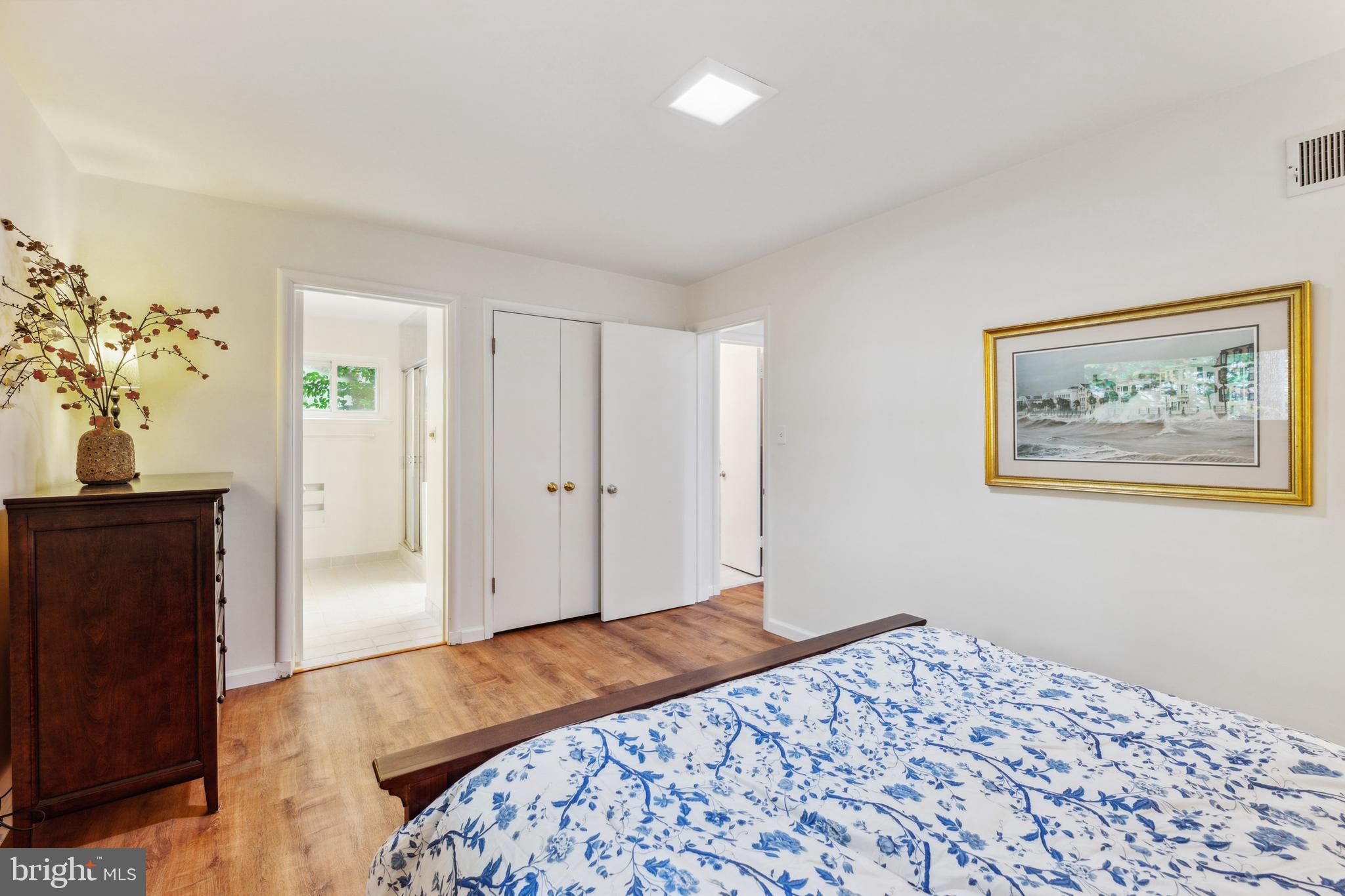 HOLMES RUN PARK - Residential Lease