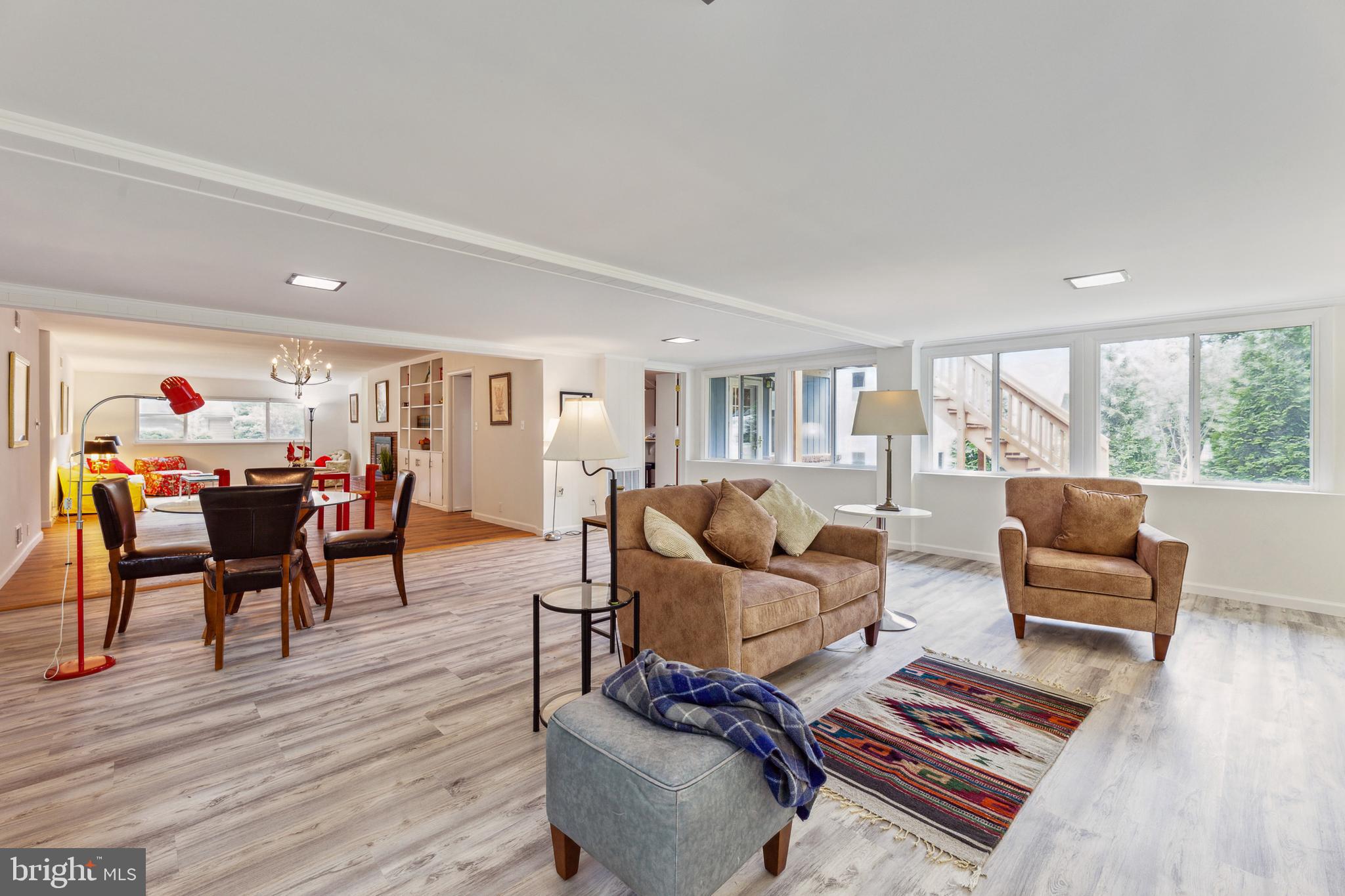 HOLMES RUN PARK - Residential Lease