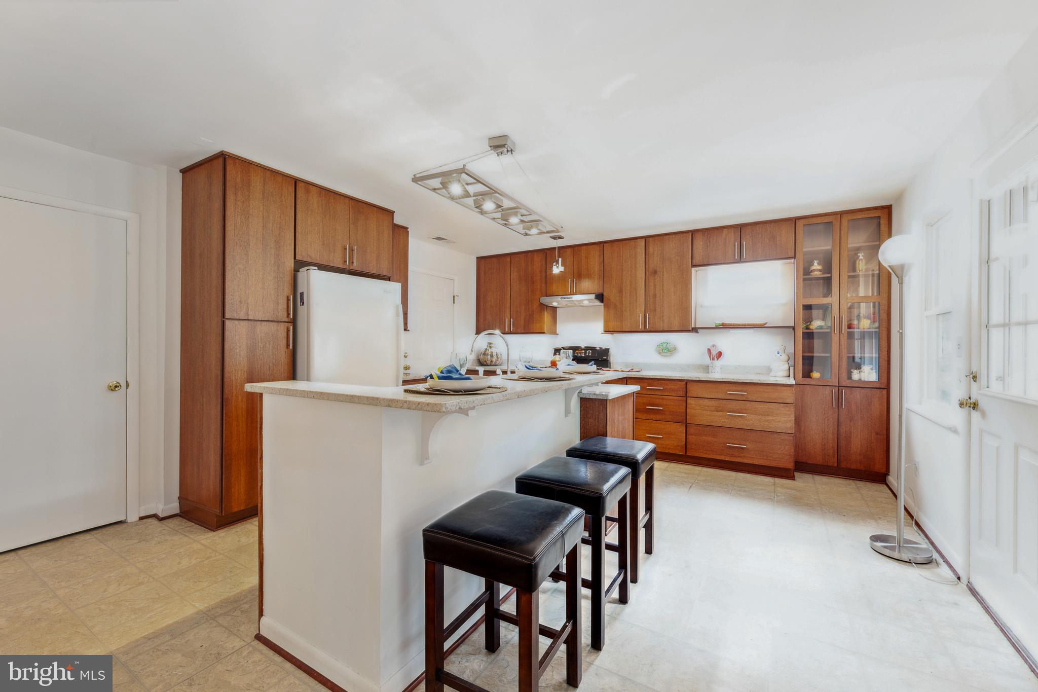 HOLMES RUN PARK - Residential Lease