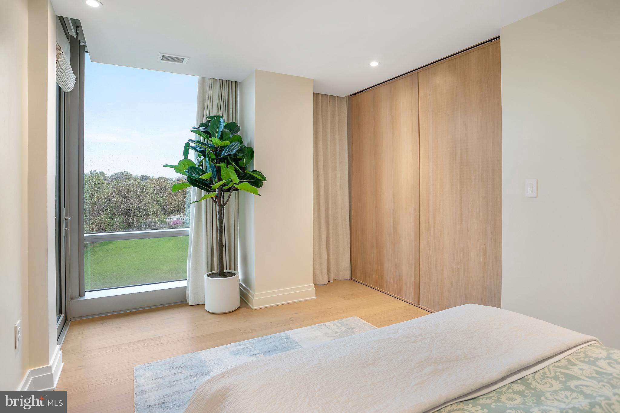 WEST END - Residential