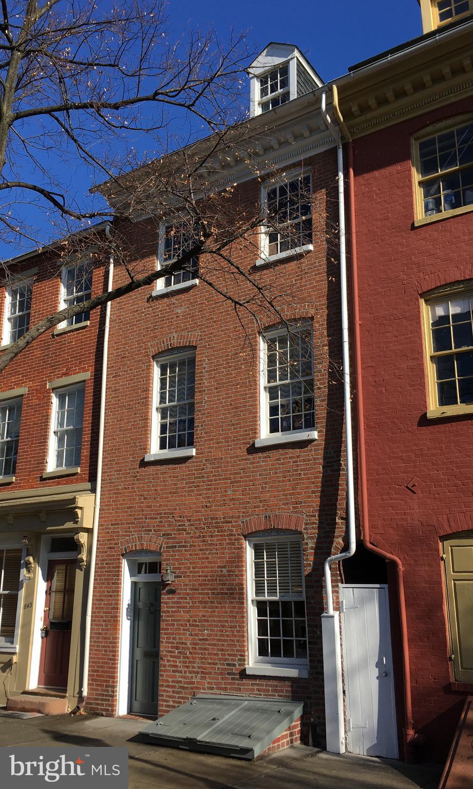 Newly renovated first floor apartment with contemporary Euro design located in a Historic Fells Point captain's house circa 1753. Particular design attention is given to storage,lighting and functionality of space. Special features include high beamed ceilings, period windows and a PRIVATE landscaped garden with lawn furniture for your use. Half a minute walk to Thames St and the waterfront.