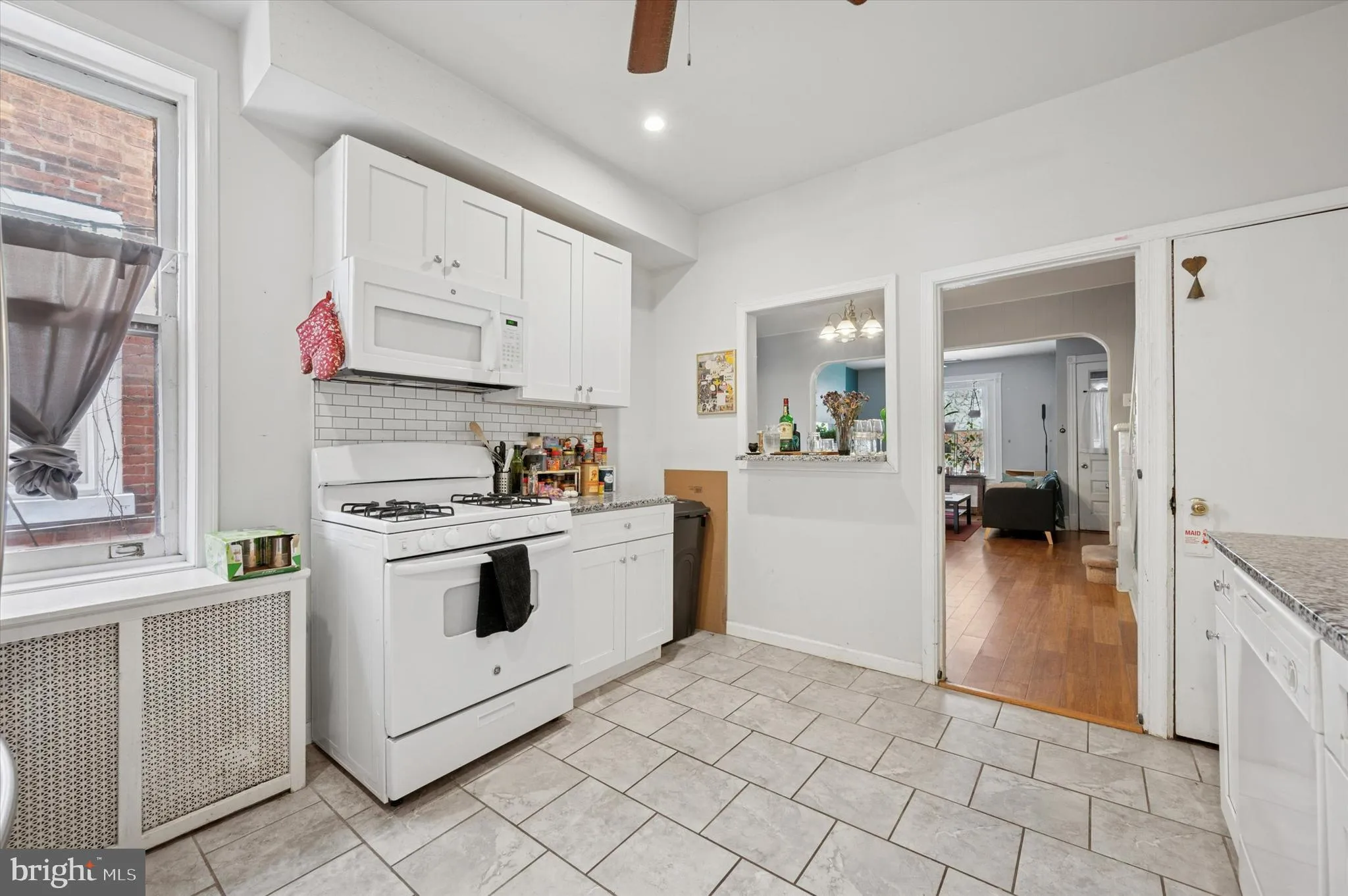 Philadelphia, Pennsylvania 19143, United States, 3 Bedrooms Bedrooms, ,2 BathroomsBathrooms,Residential,Contingent,129290