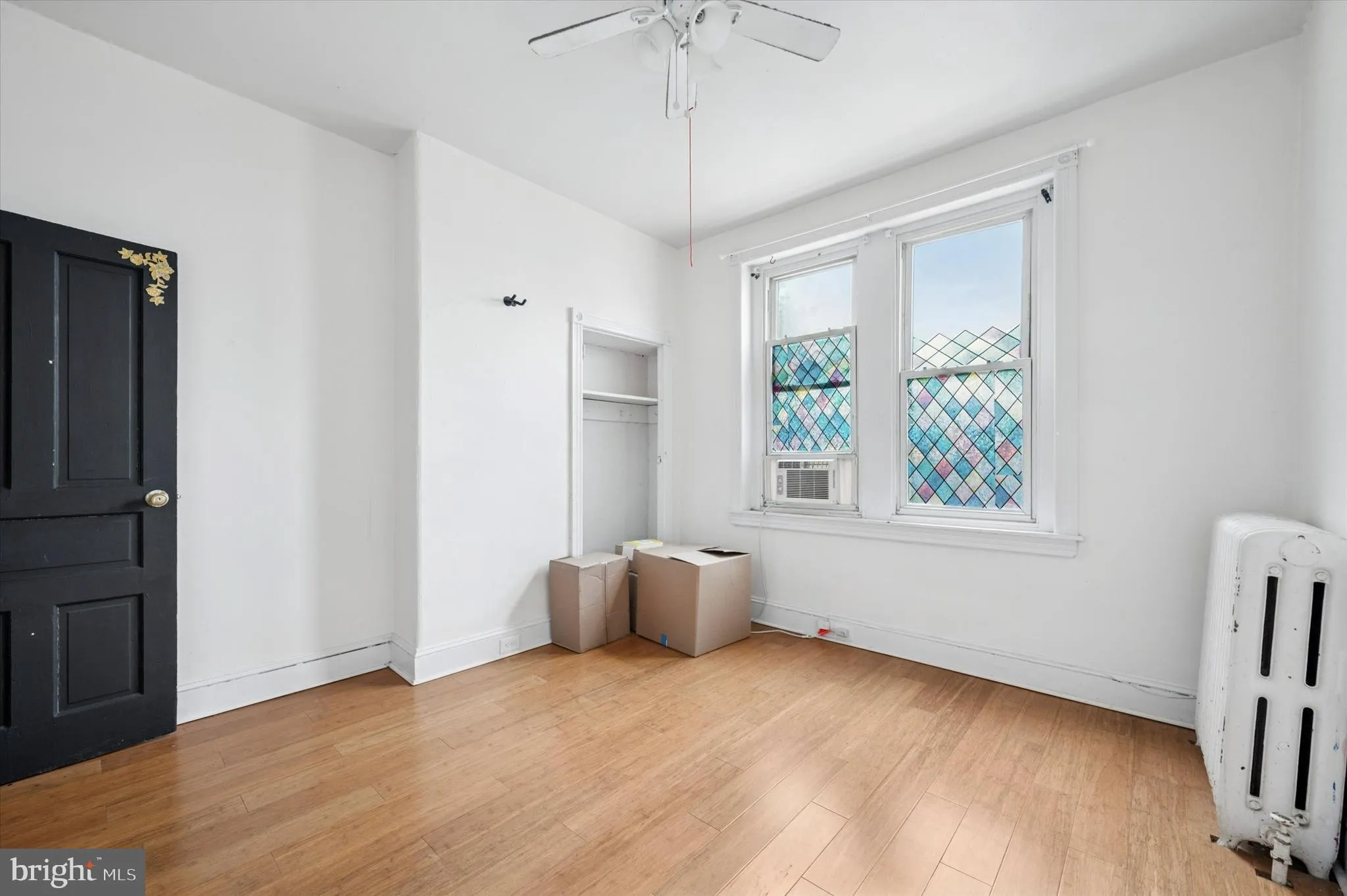 Philadelphia, Pennsylvania 19143, United States, 3 Bedrooms Bedrooms, ,2 BathroomsBathrooms,Residential,Contingent,129290