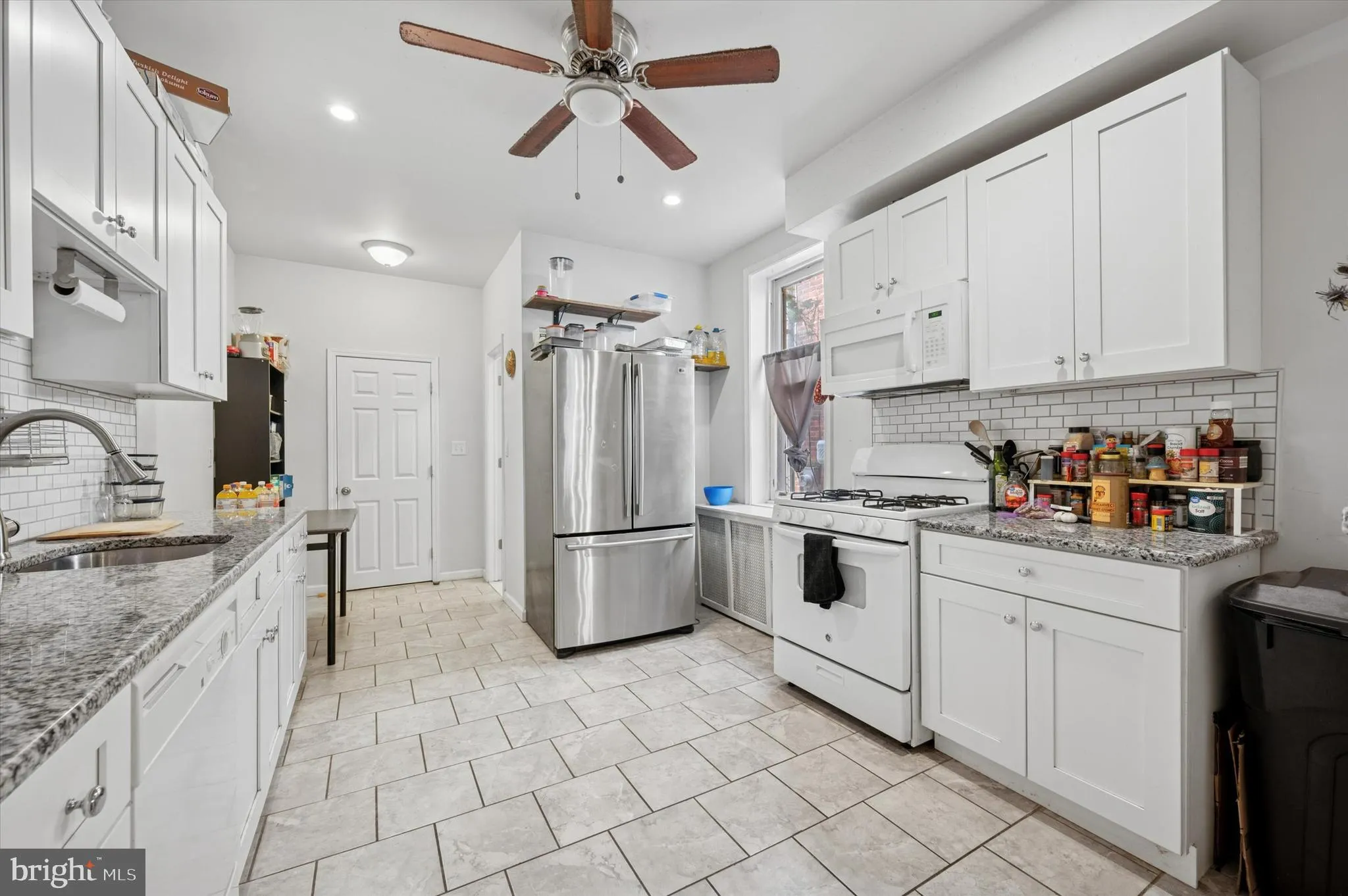 Philadelphia, Pennsylvania 19143, United States, 3 Bedrooms Bedrooms, ,2 BathroomsBathrooms,Residential,Contingent,129290