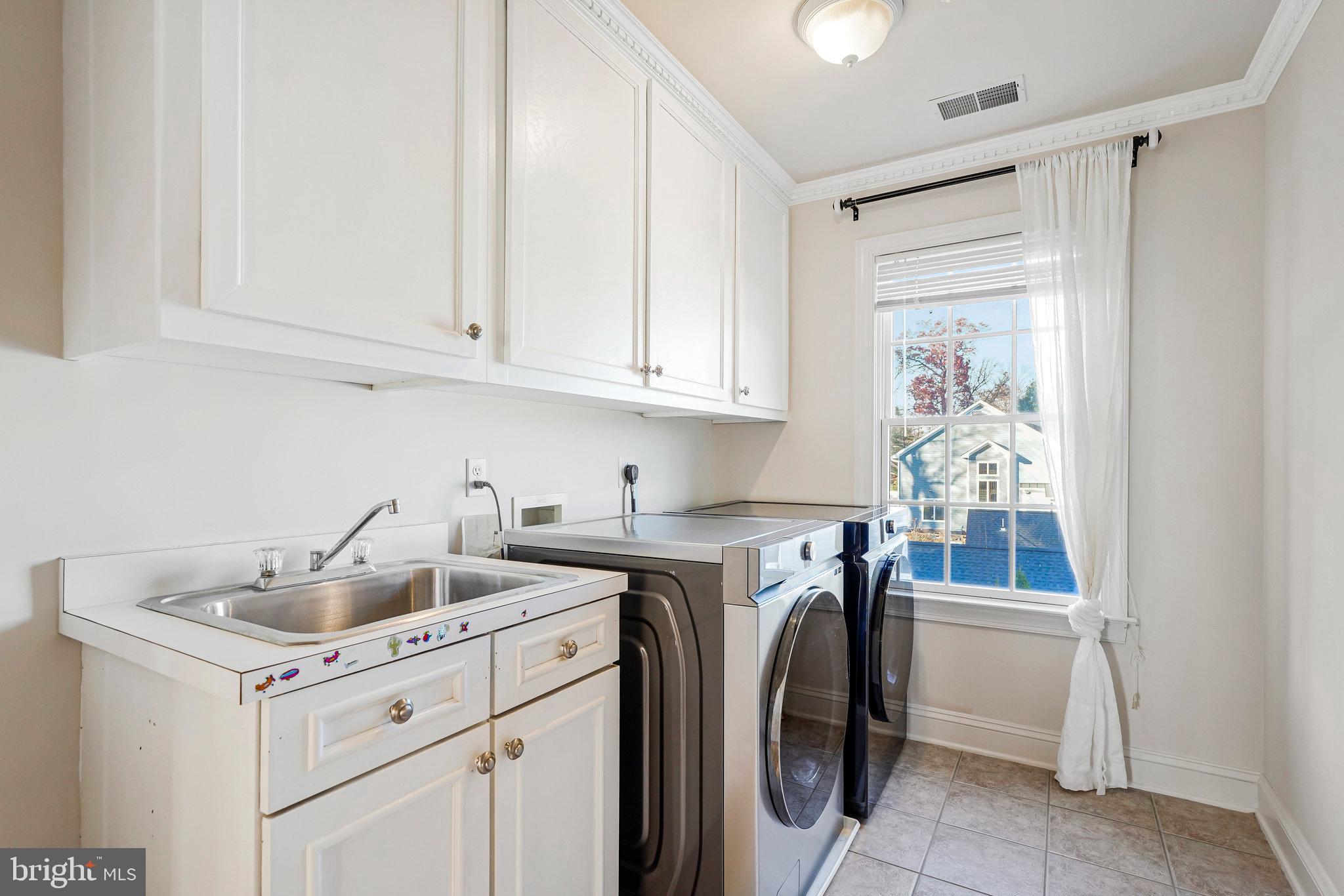 CEDAR WOODS - Residential Lease