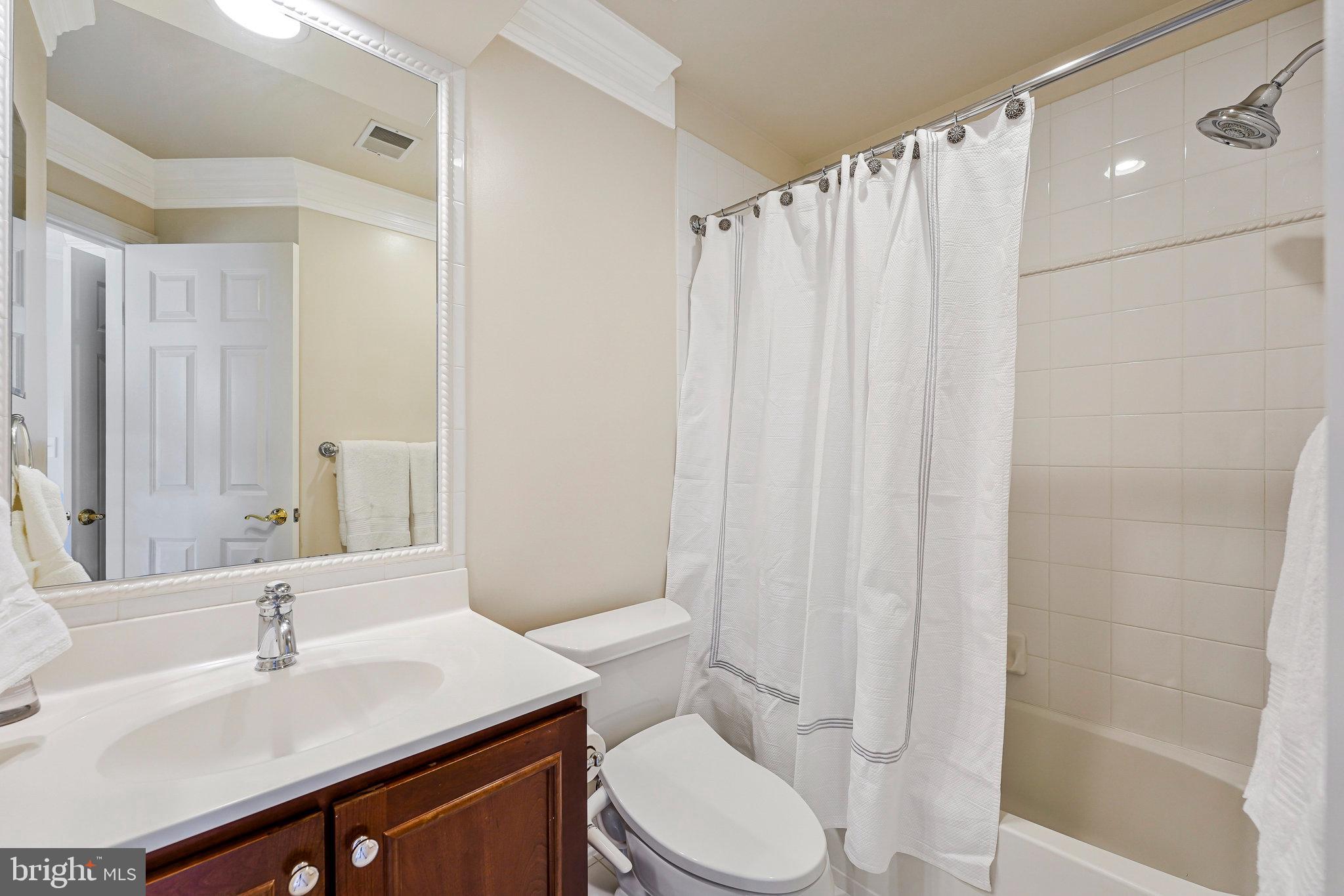 CEDAR WOODS - Residential Lease