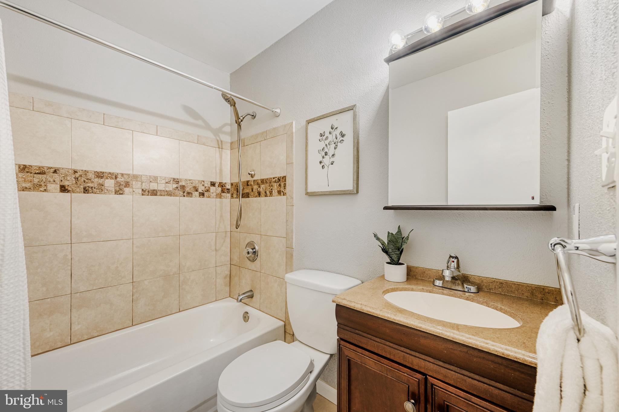 CHESTNUT WOODS - Residential