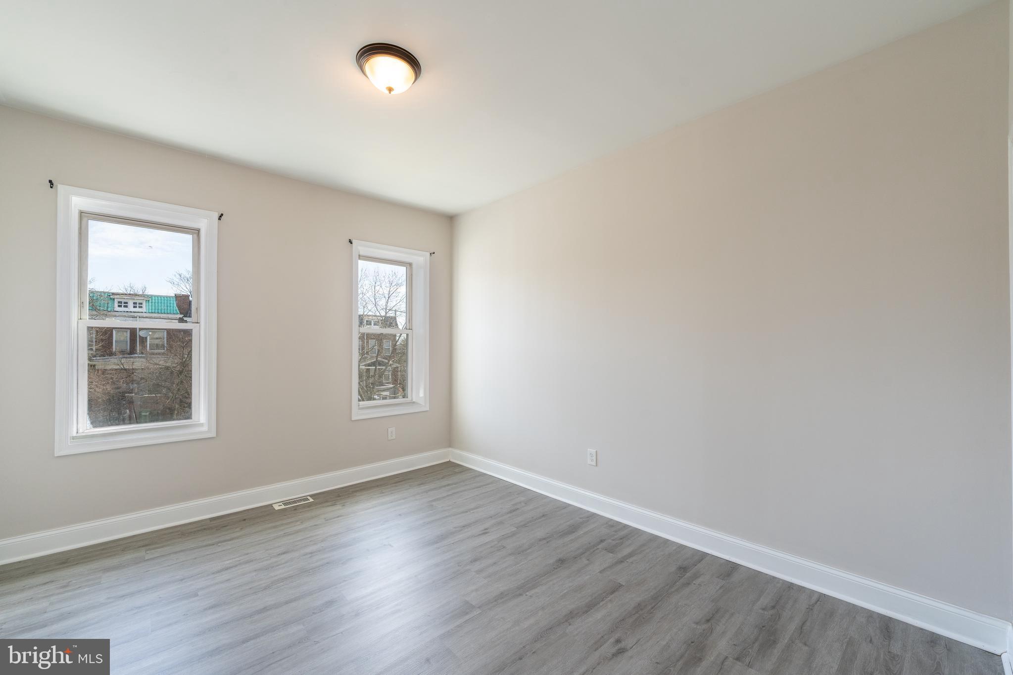 PARK CIRCLE - Residential