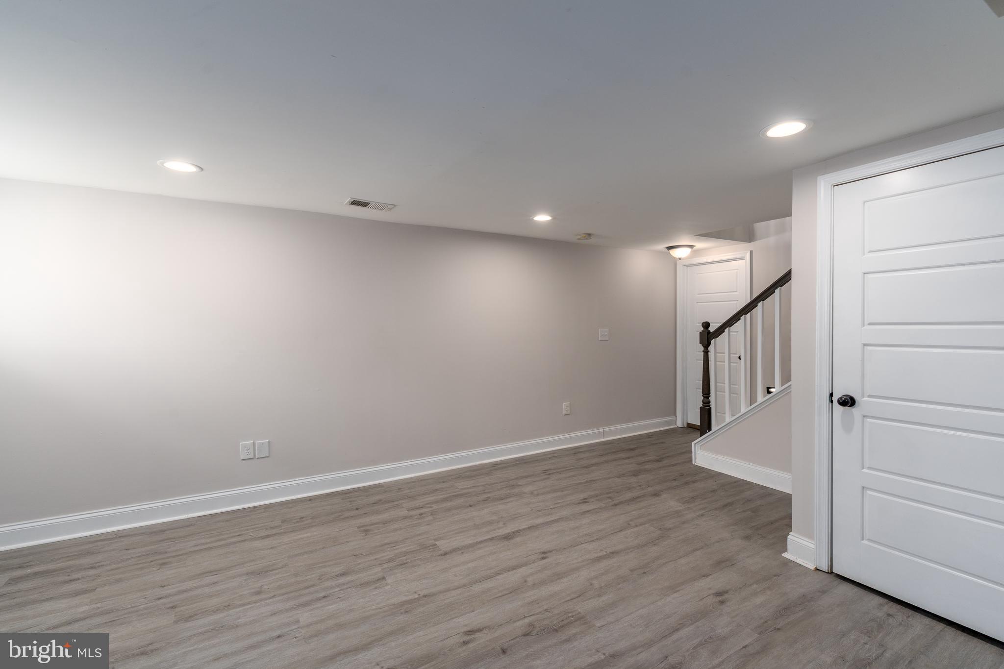 PARK CIRCLE - Residential