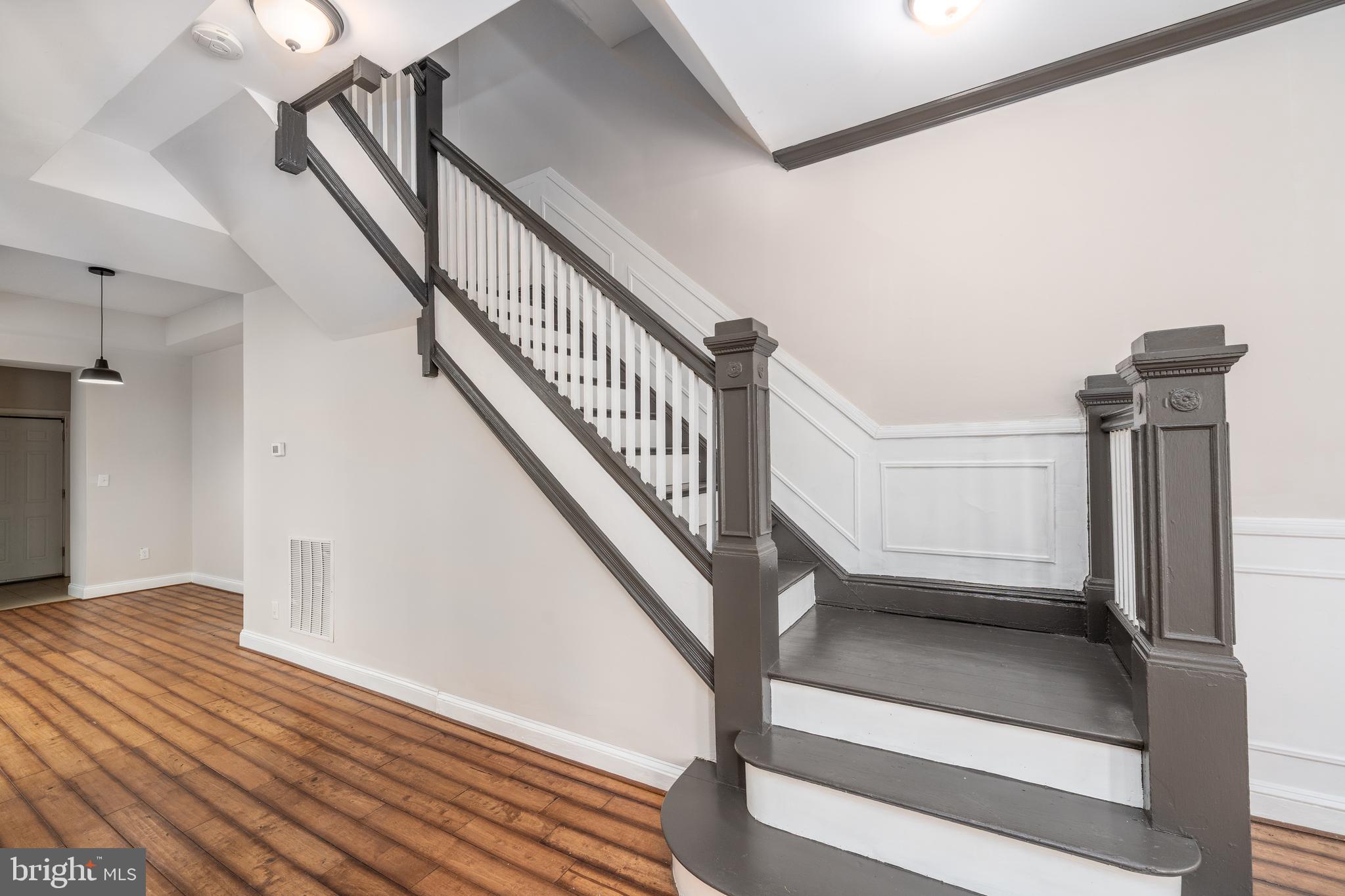 PARK CIRCLE - Residential